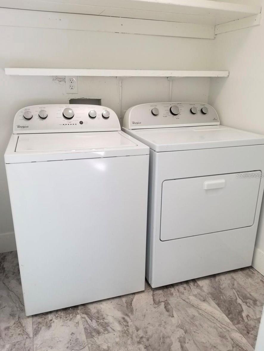 Image 19 of 25 For 19 Columbia Avenue