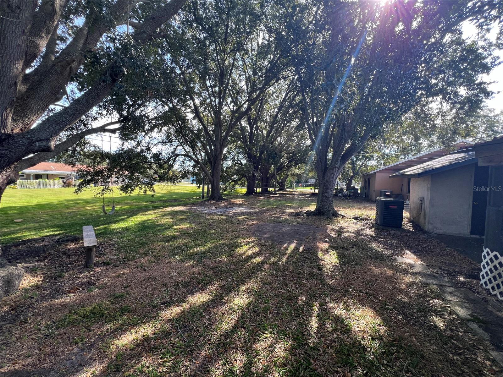 Image 20 of 25 For 19 Columbia Avenue