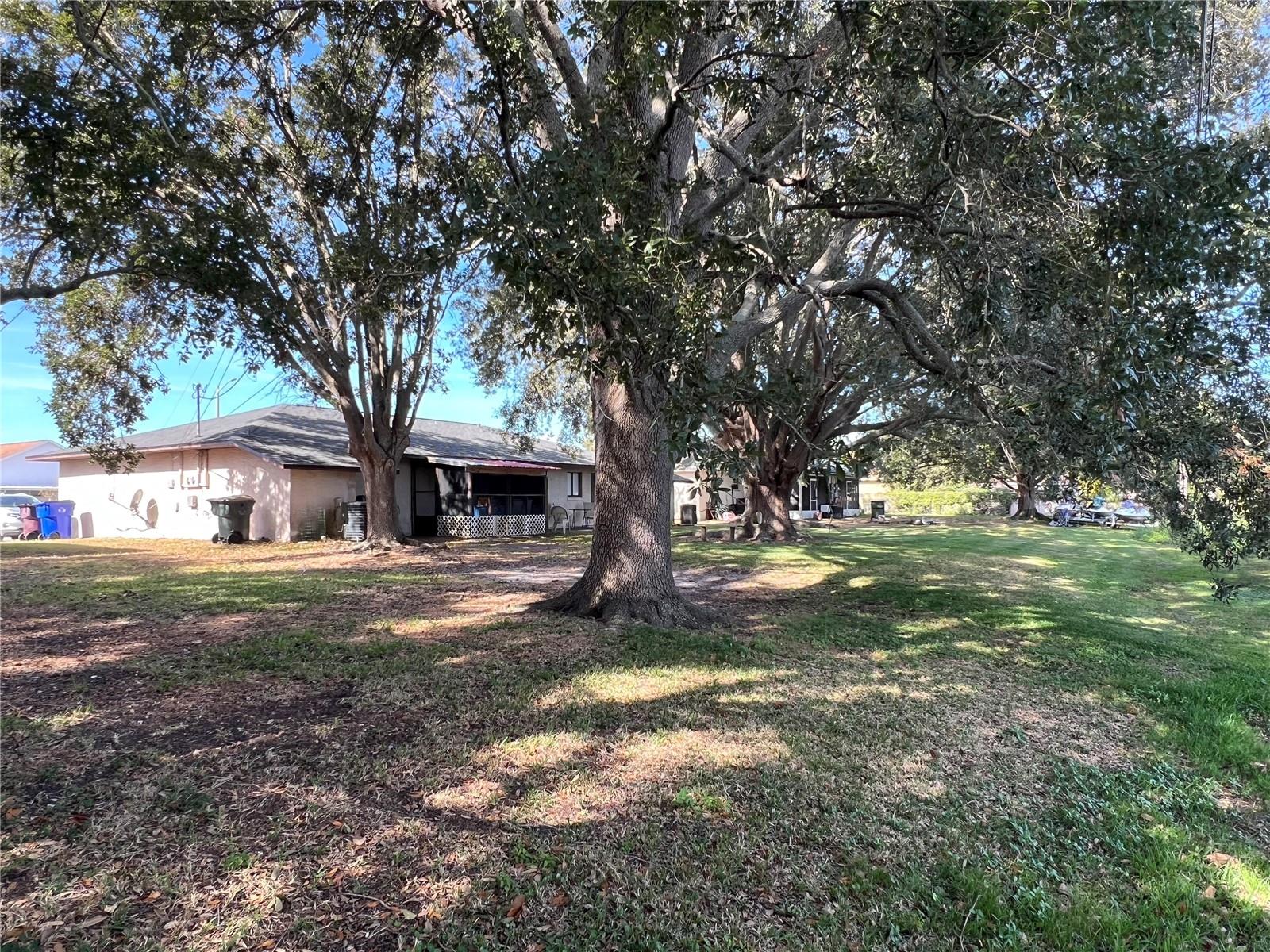 Image 21 of 25 For 19 Columbia Avenue