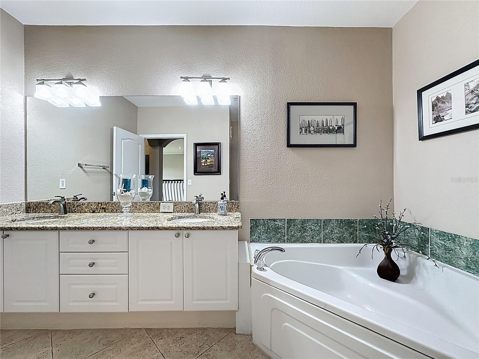 Image 11 of 44 For 2709 Via Cipriani  515a