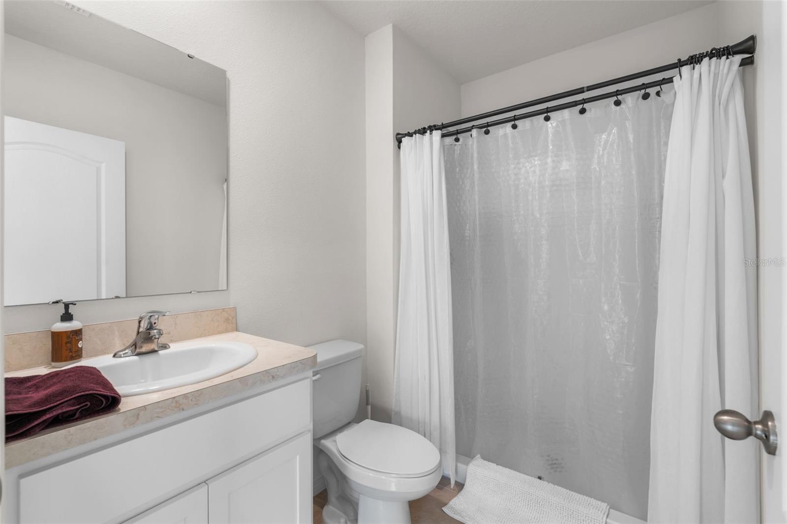 Image 14 of 30 For 328 Pelham Park Drive