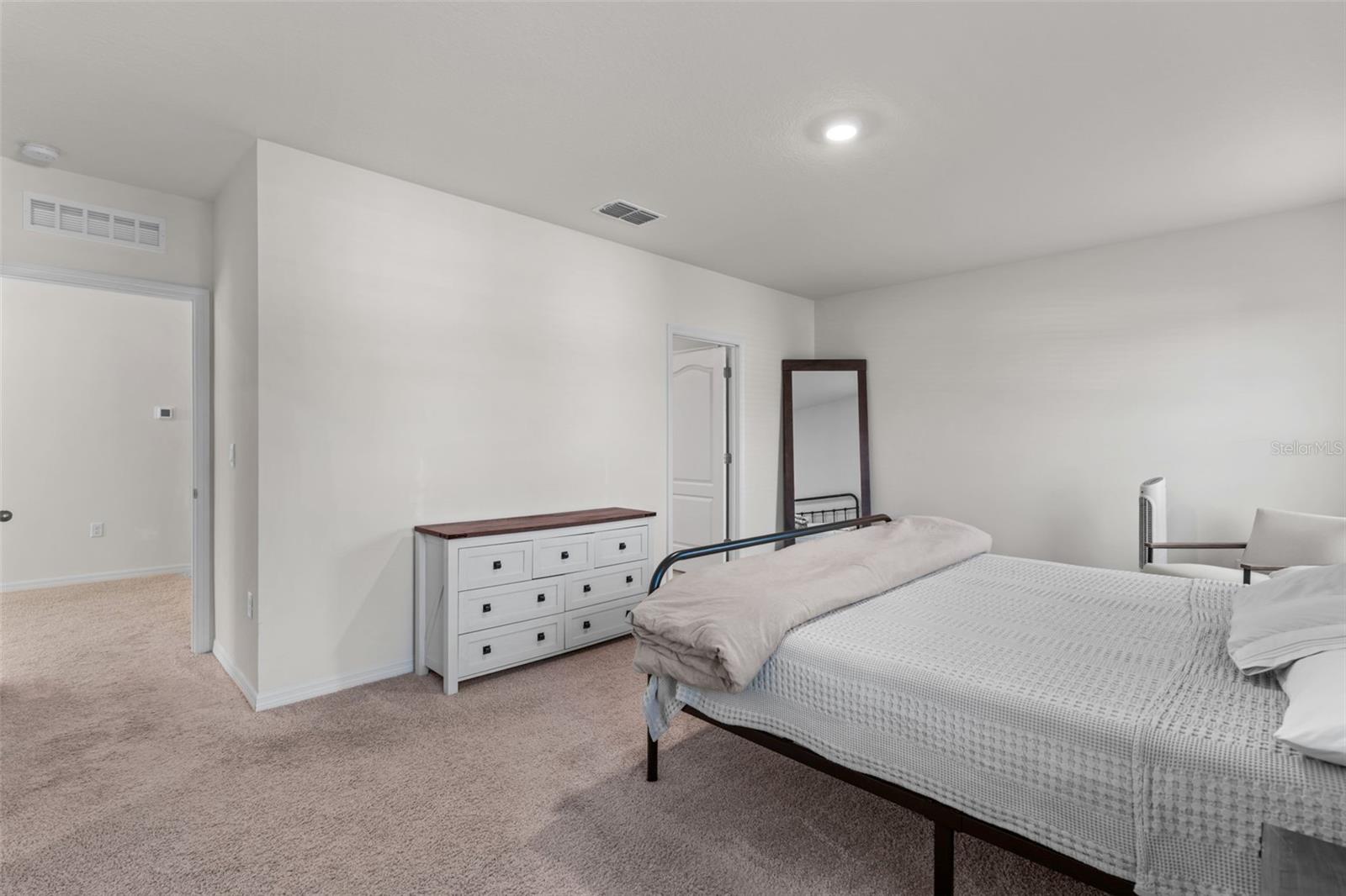 Image 20 of 30 For 328 Pelham Park Drive