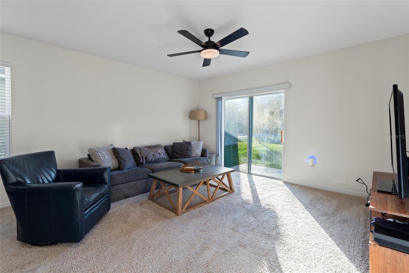 Image 7 of 30 For 328 Pelham Park Drive