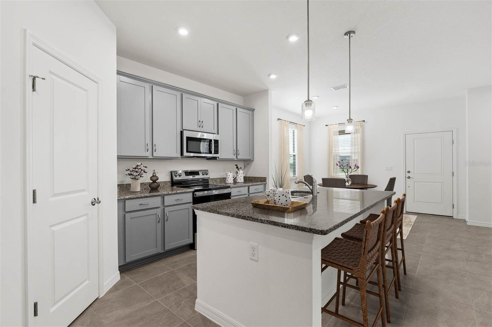 Image 7 of 45 For 535 Orient Avenue