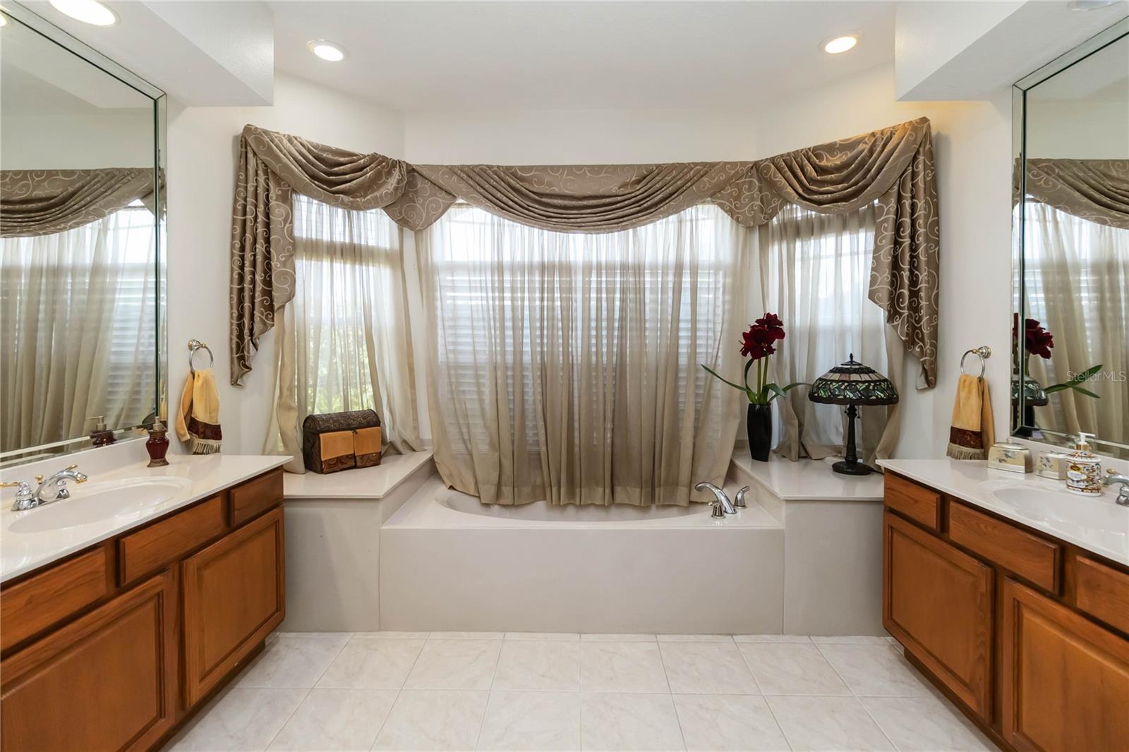 Image 15 of 43 For 9138 Shadowbrook Trail