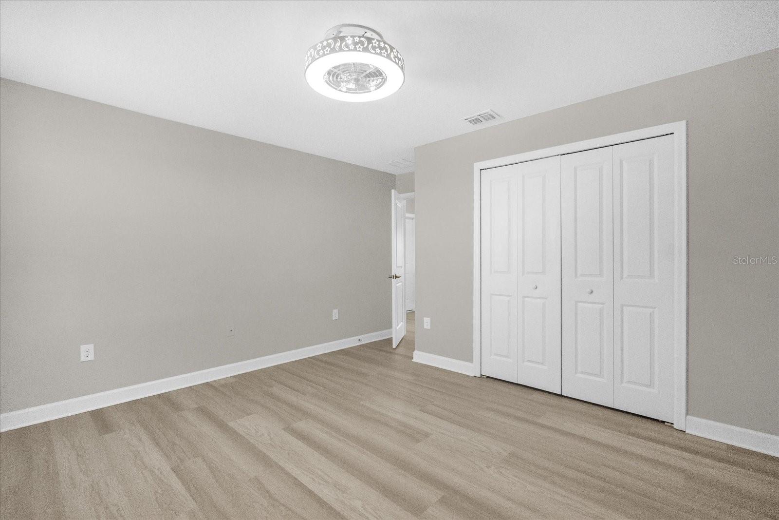 Image 15 of 29 For 18219 Oliver Twist Way