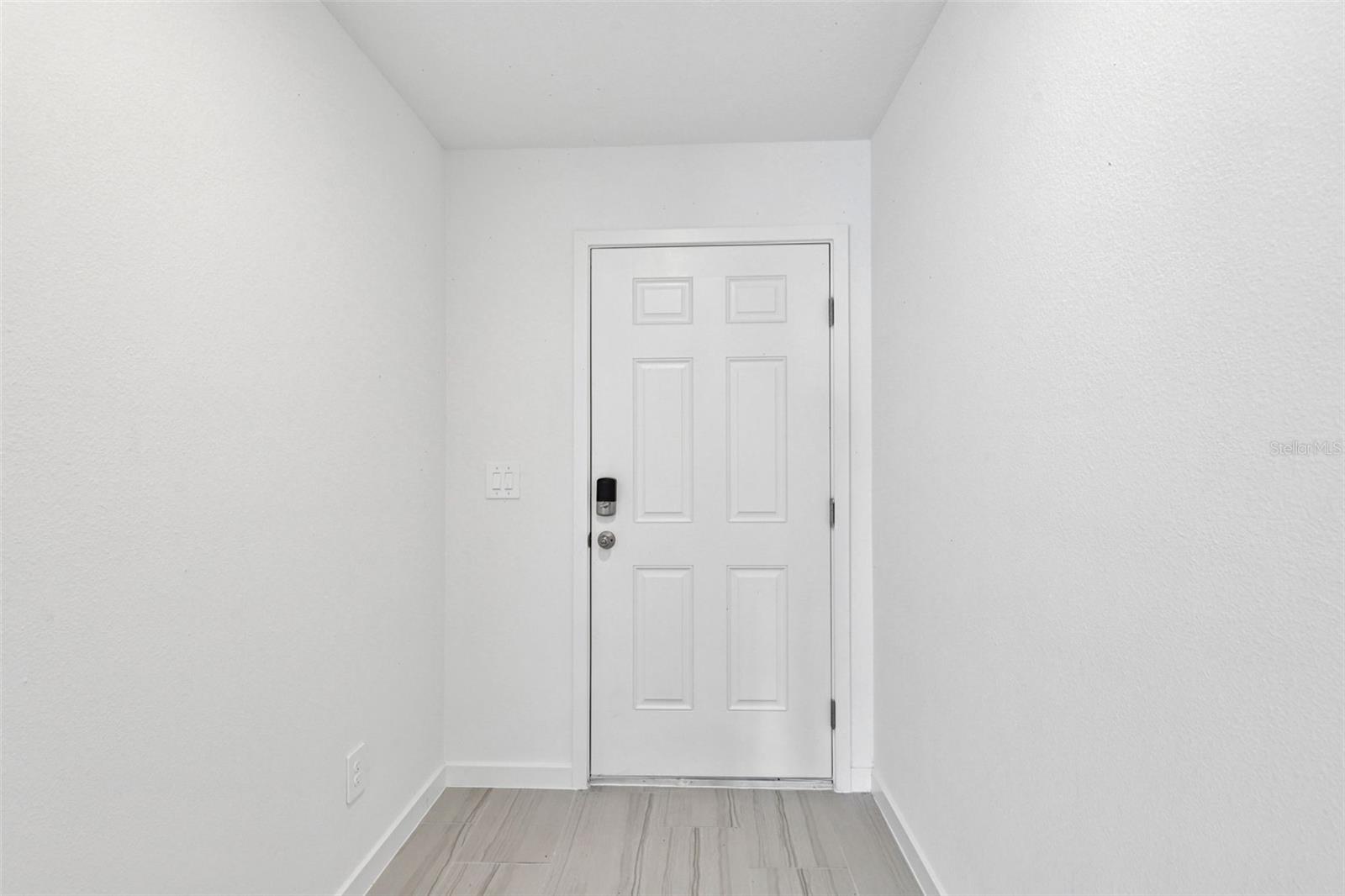 Image 10 of 31 For 14 Dilly Court