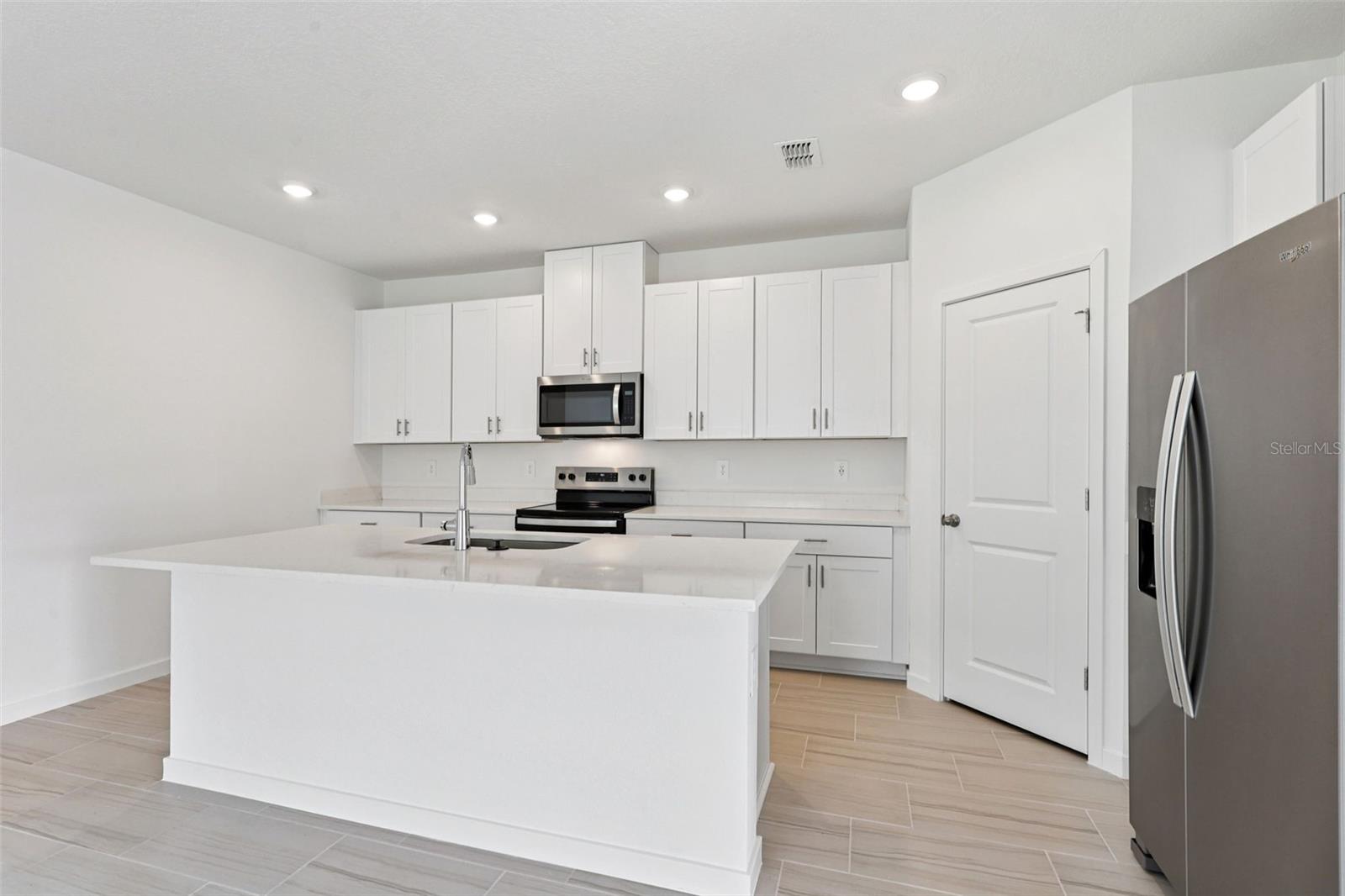 Image 9 of 31 For 14 Dilly Court