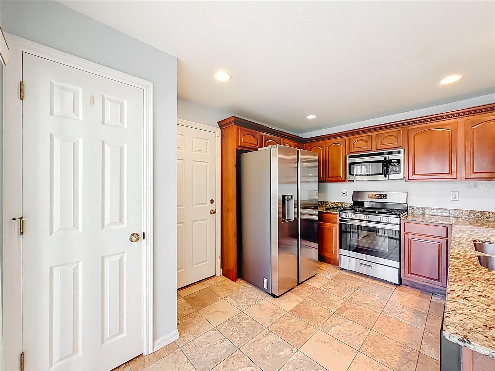 Image 15 of 58 For 1531 Par Court