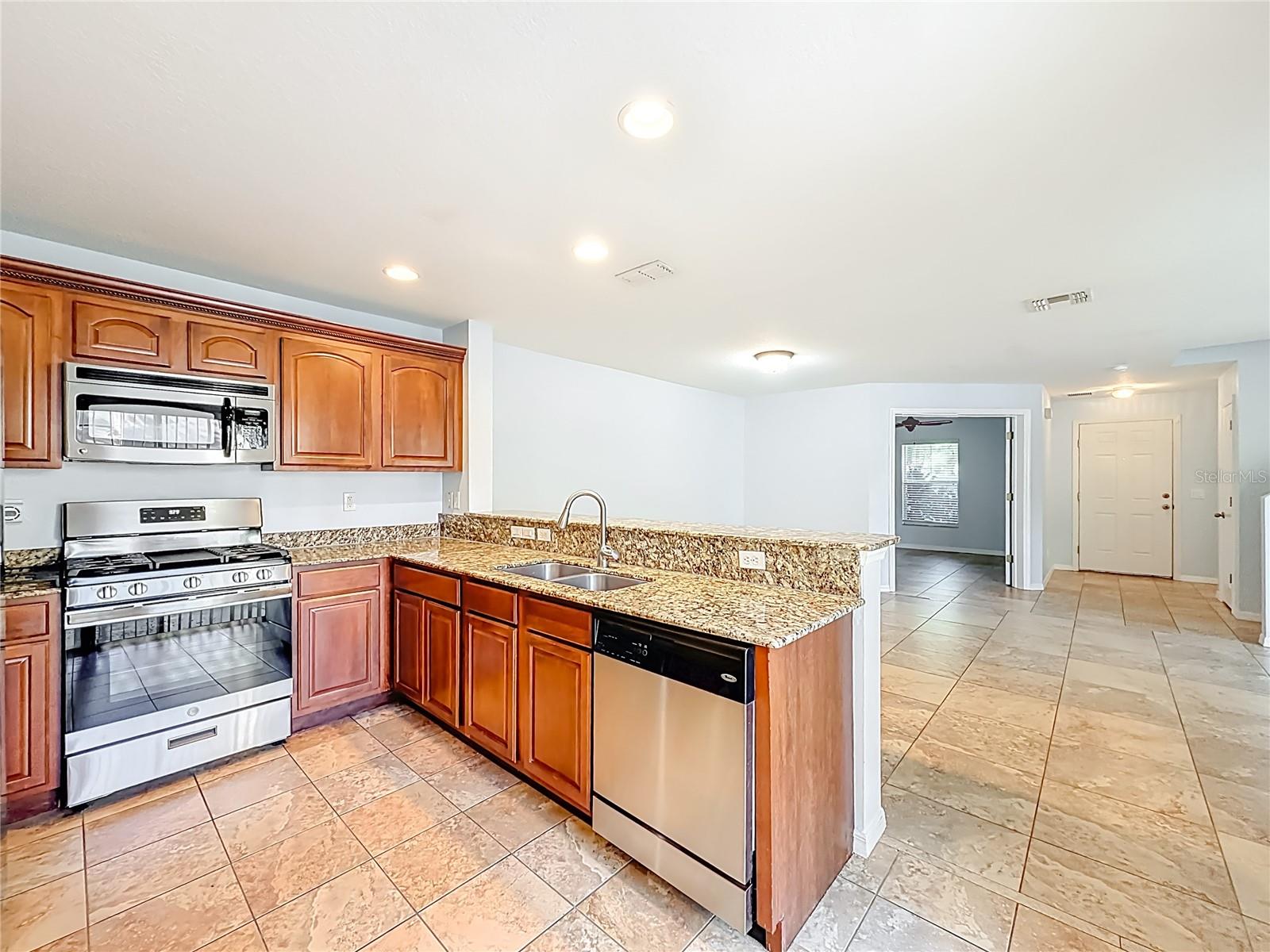 Image 16 of 58 For 1531 Par Court