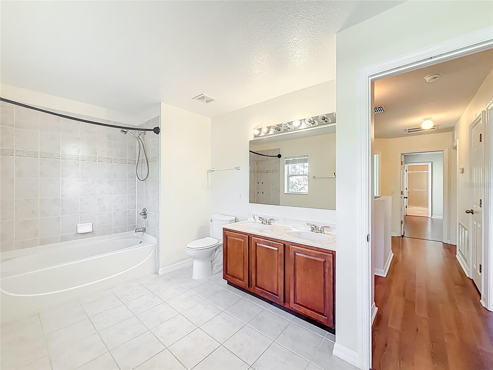 Image 33 of 58 For 1531 Par Court