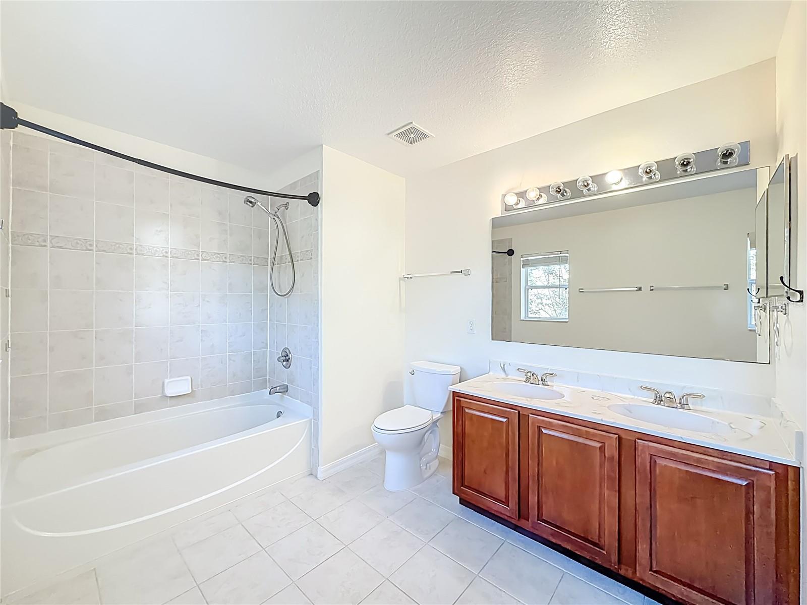 Image 34 of 58 For 1531 Par Court