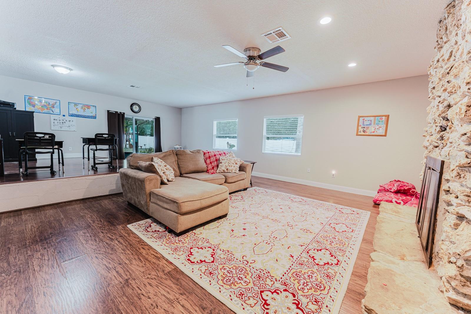 Image 14 of 26 For 1810 Blackston Avenue