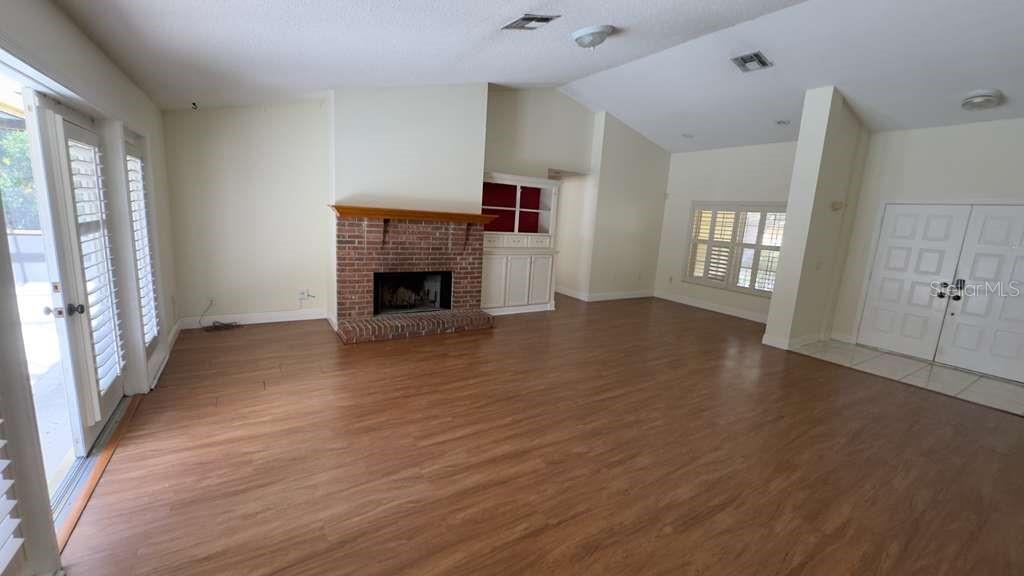 Image 4 of 19 For 10106 Stanton Court