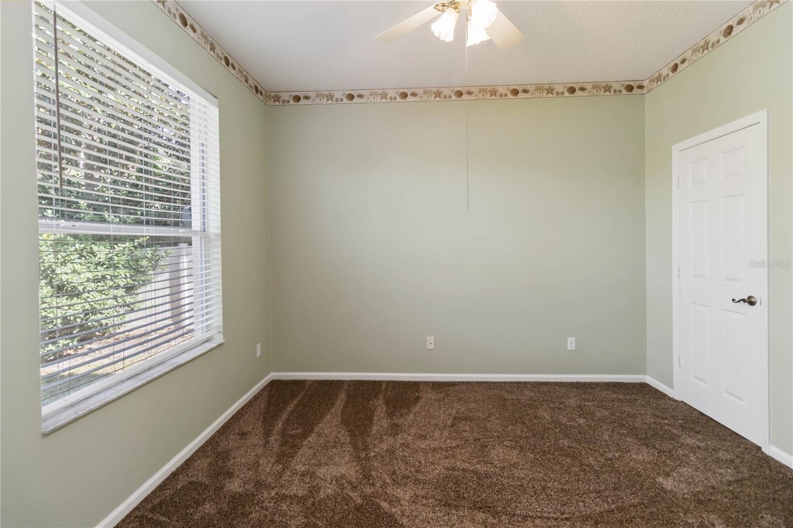 Image 21 of 30 For 124 Blue Creek Drive