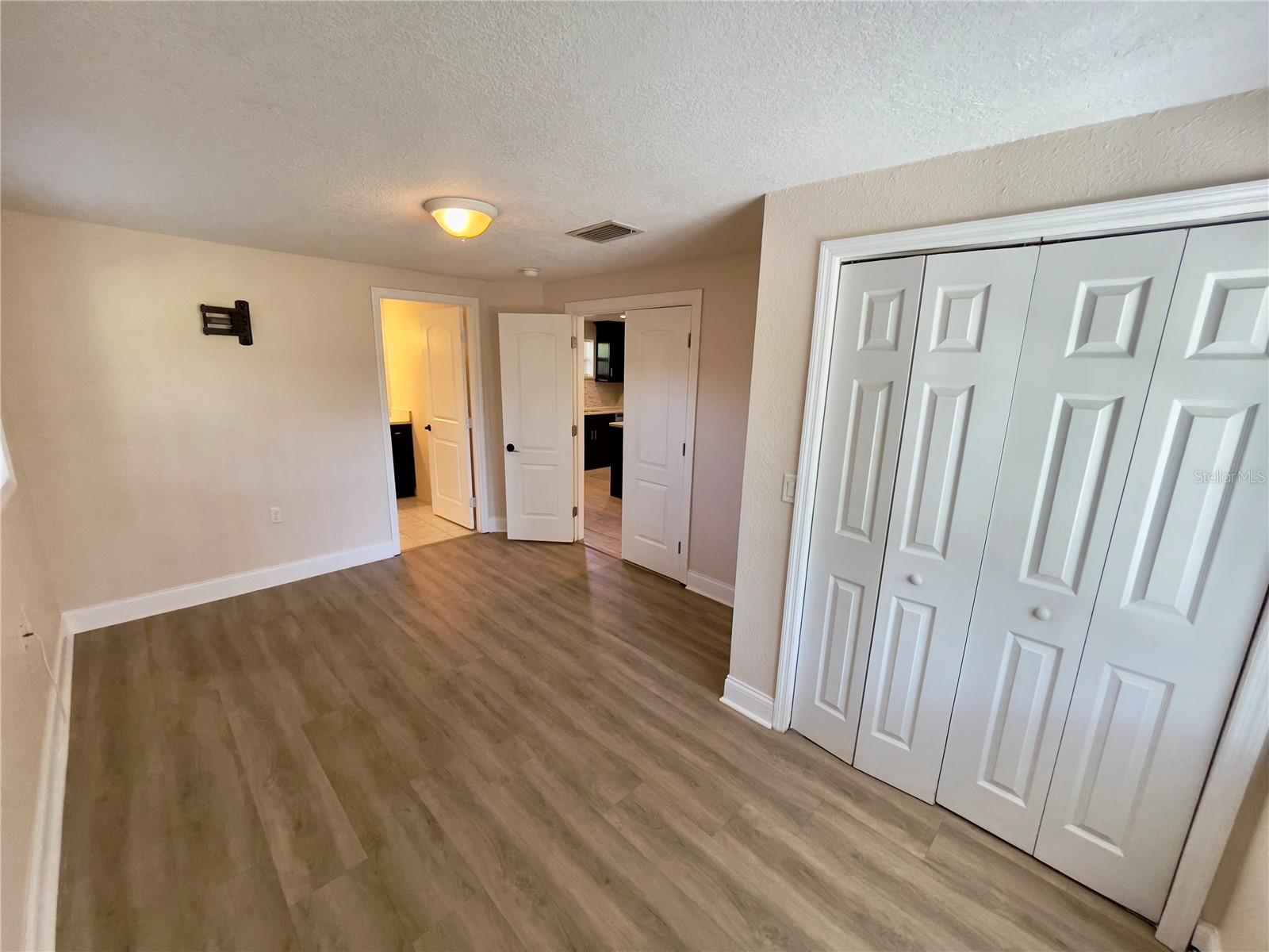 Image 11 of 27 For 10441 Buck Road