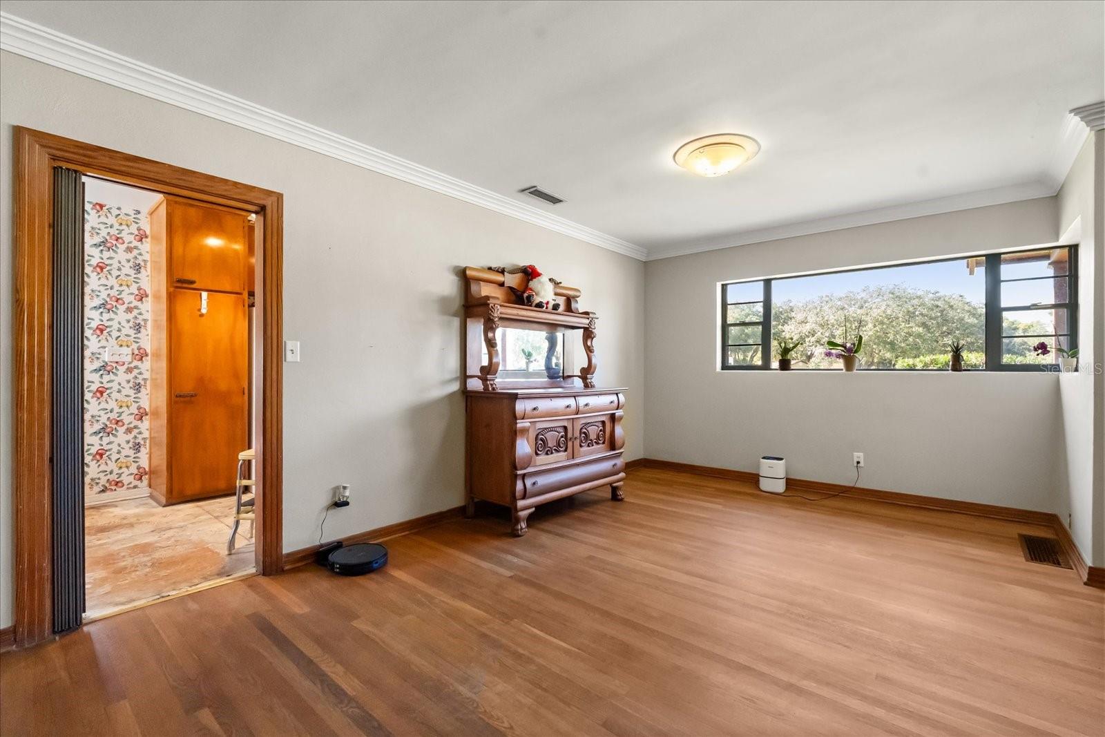 Image 11 of 32 For 205 Surprise Drive