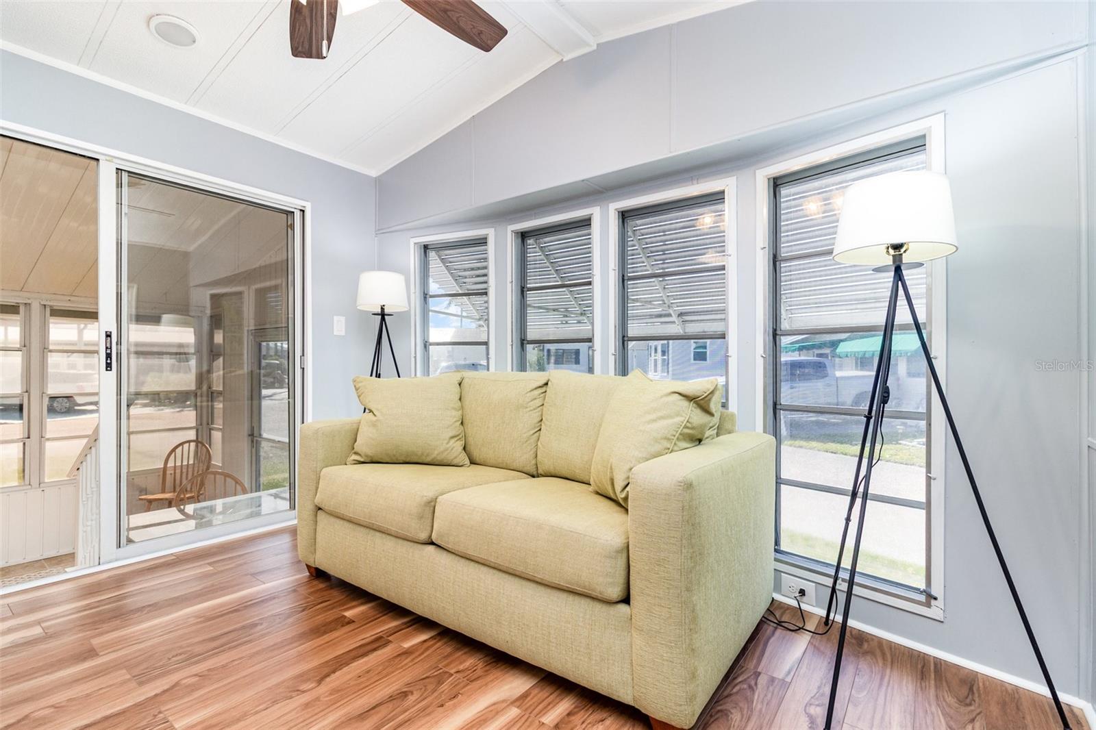 Image 11 of 25 For 9000 Us Highway 192 412