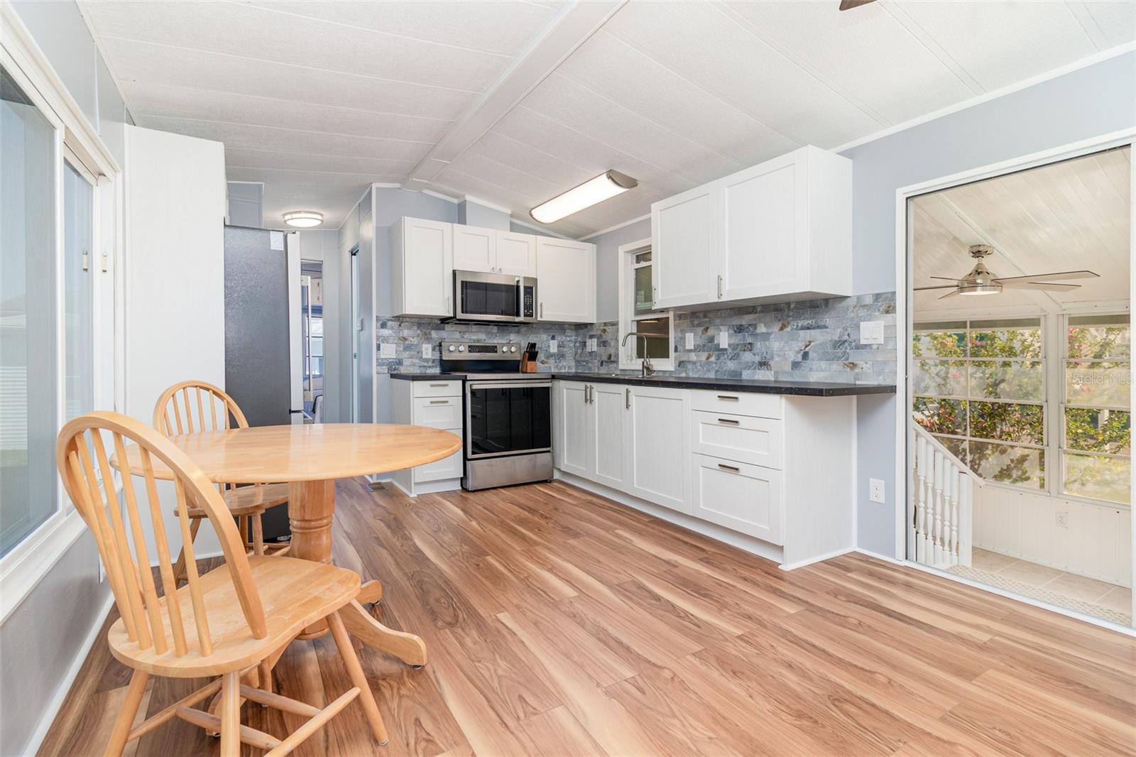 Image 13 of 25 For 9000 Us Highway 192 412