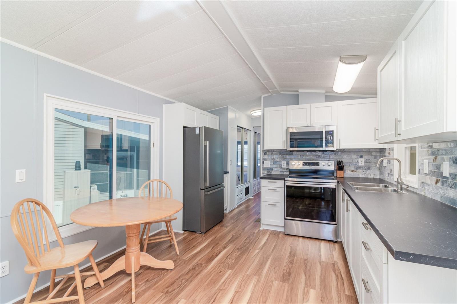 Image 14 of 25 For 9000 Us Highway 192 412