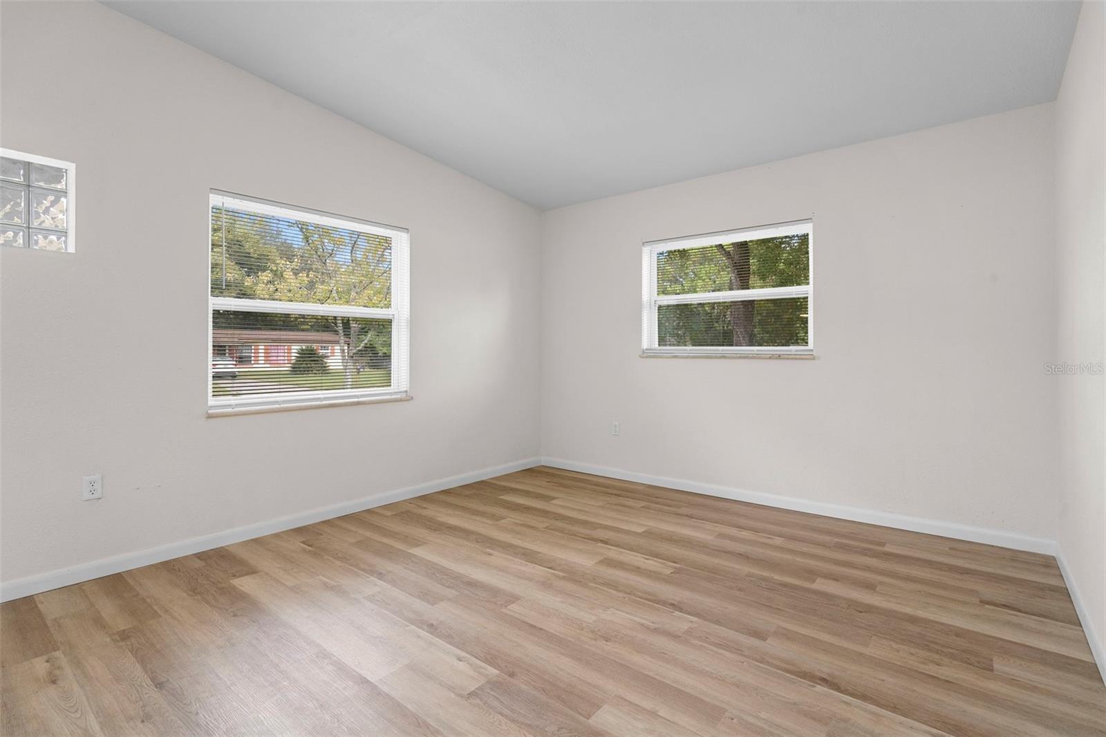 Image 16 of 47 For 3202 Kathleen Drive