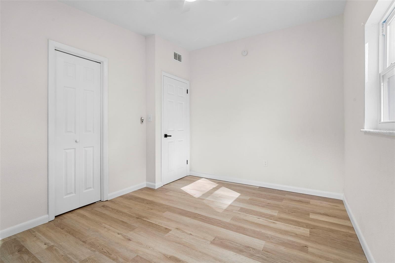 Image 37 of 47 For 3202 Kathleen Drive