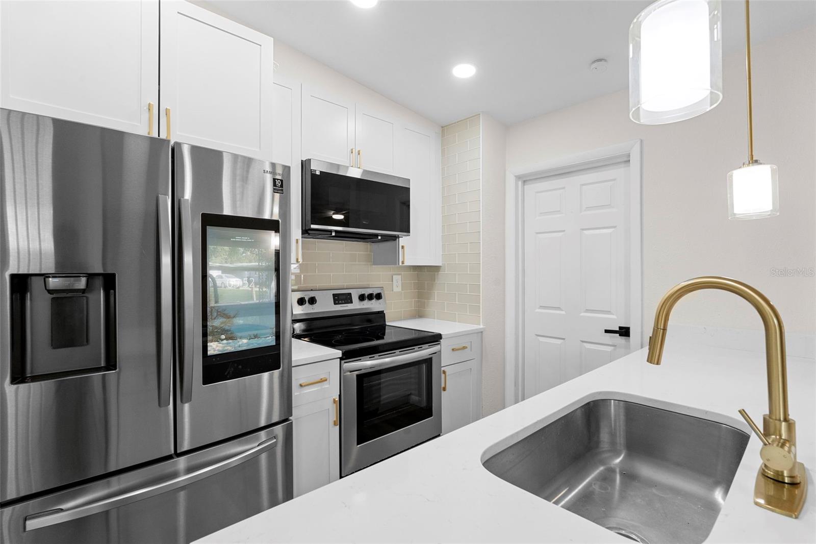 Image 9 of 47 For 3202 Kathleen Drive