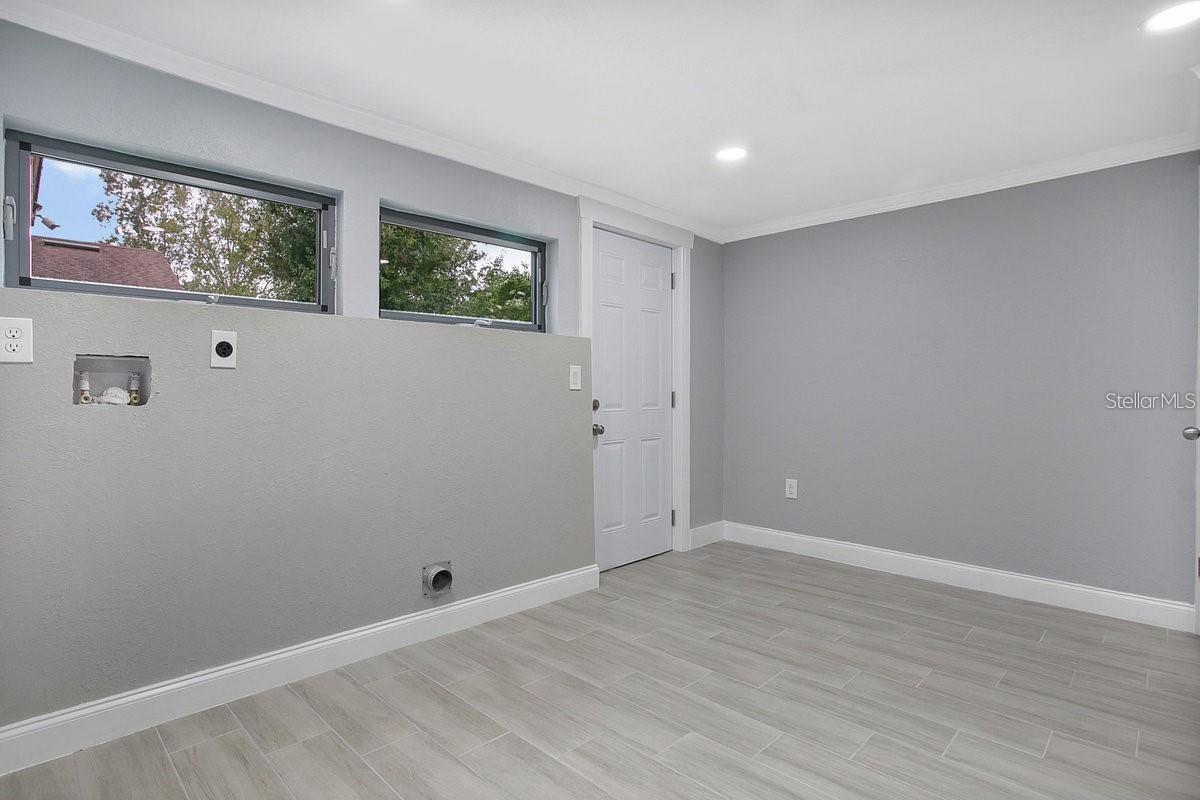 Image 10 of 35 For 1906 Murdock Boulevard