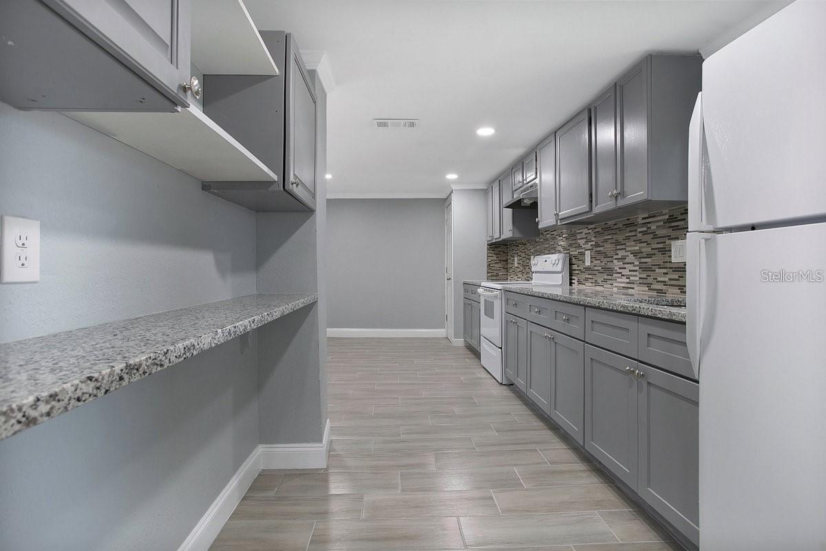 Image 11 of 35 For 1906 Murdock Boulevard