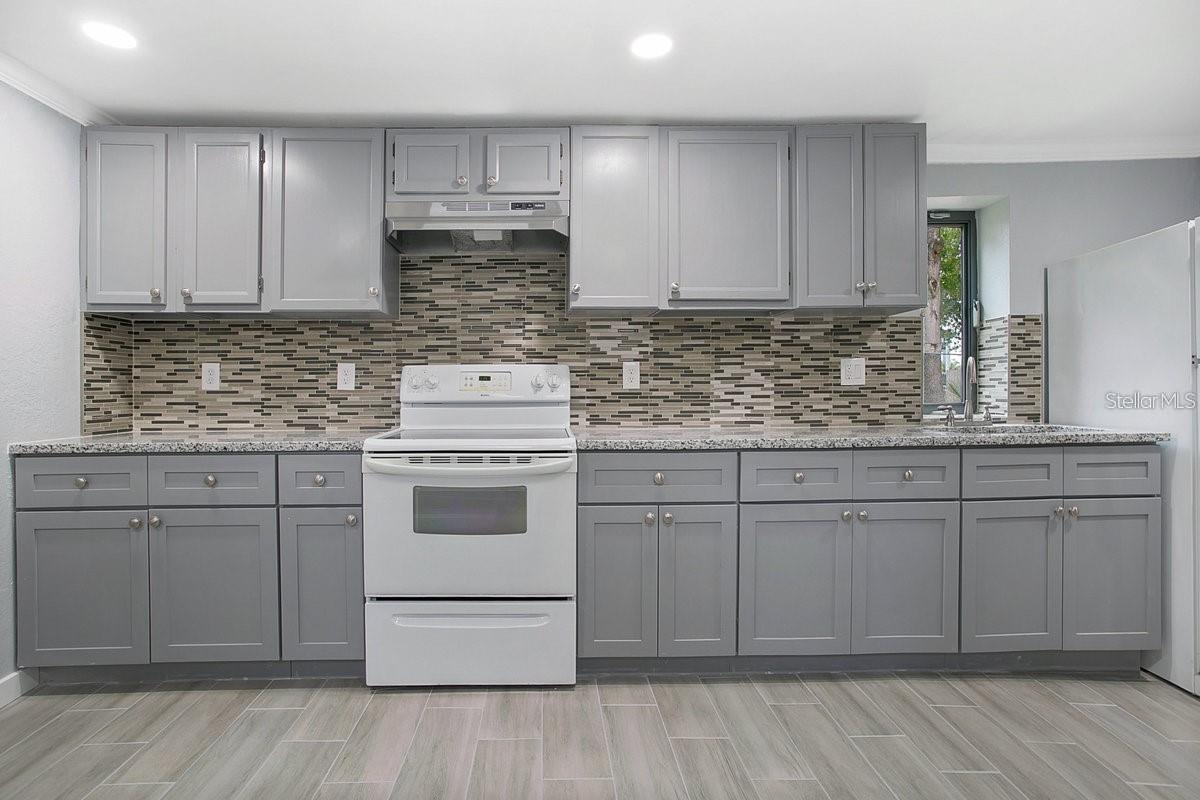 Image 12 of 35 For 1906 Murdock Boulevard