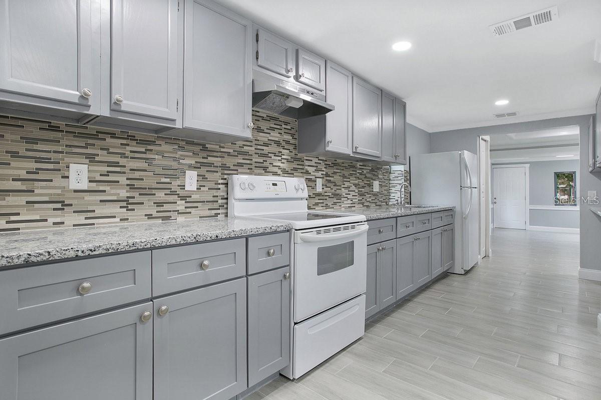 Image 14 of 35 For 1906 Murdock Boulevard