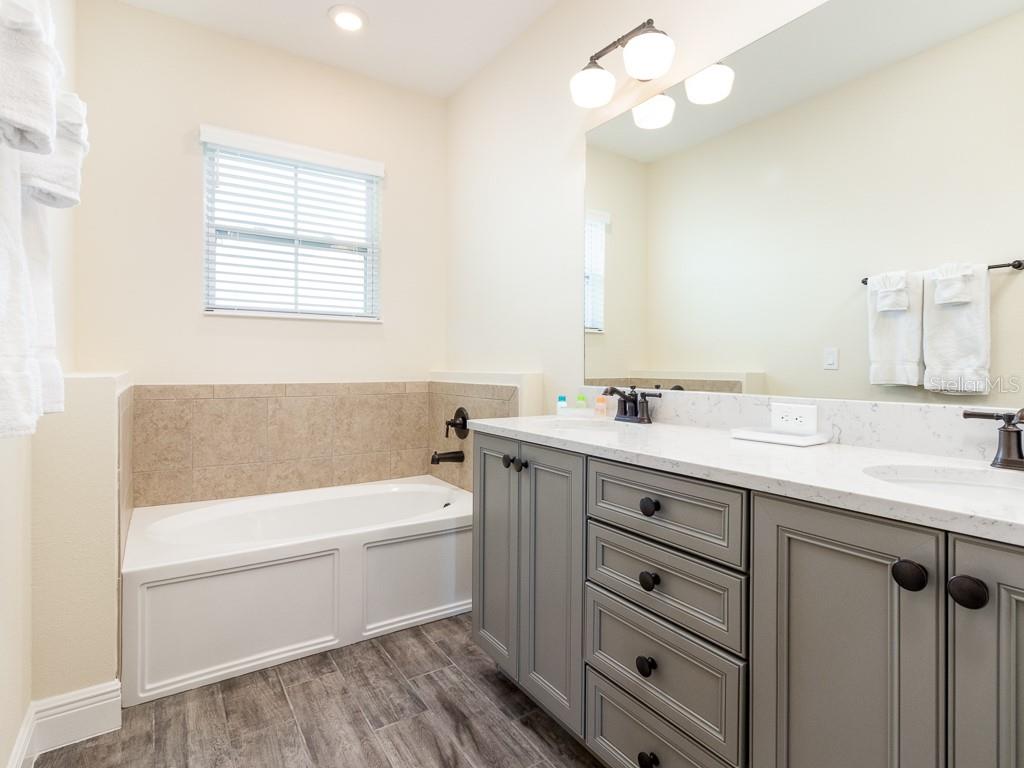 Image 24 of 86 For 3016 Parrot Head Place