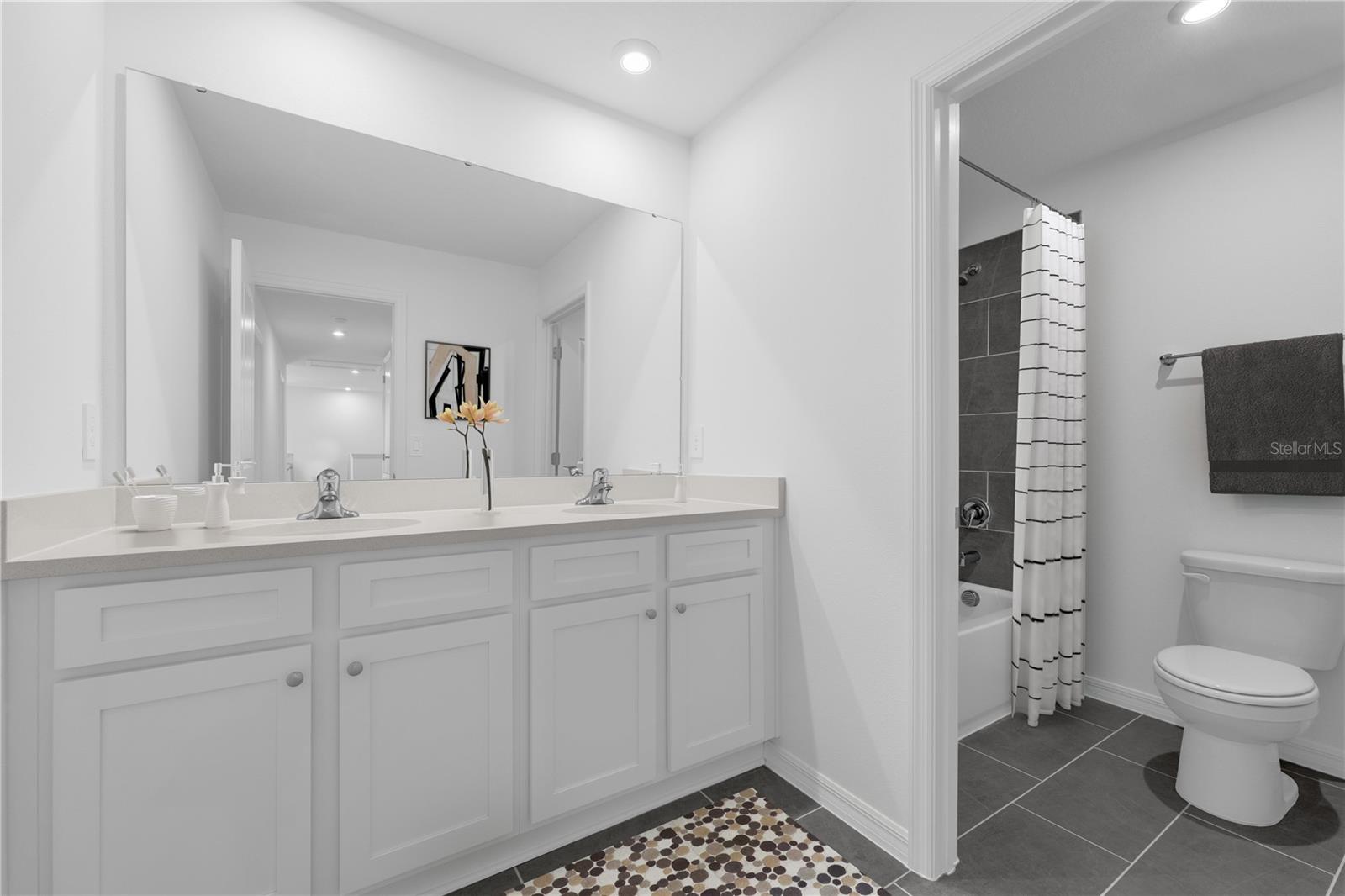 Image 24 of 32 For 12807 Trovita Drive