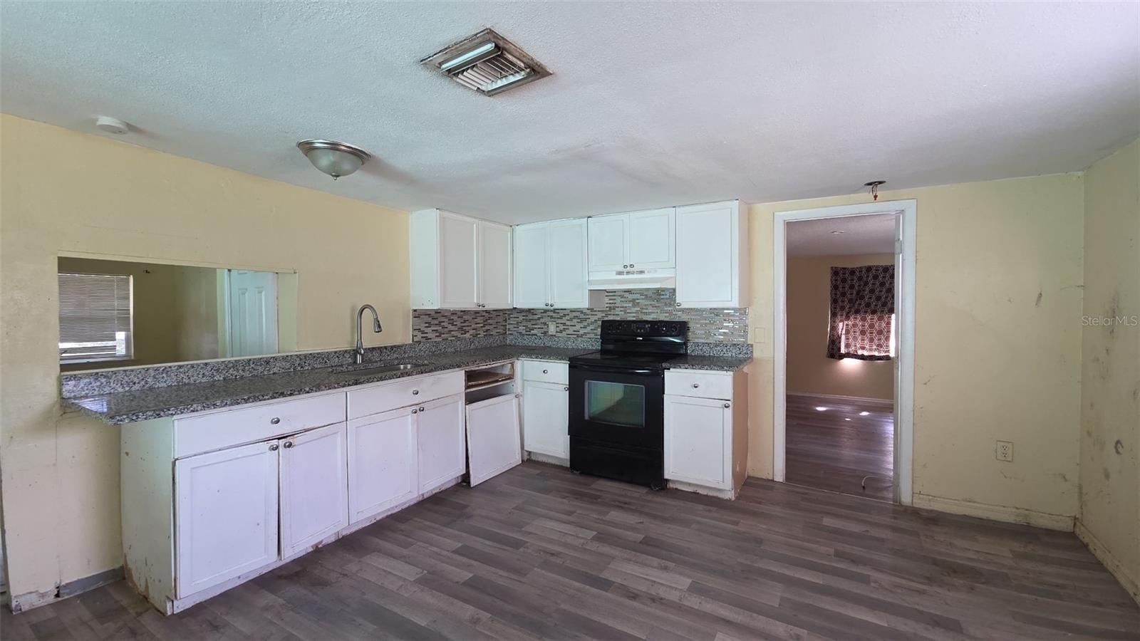 Image 3 of 17 For 38 Normandale Avenue