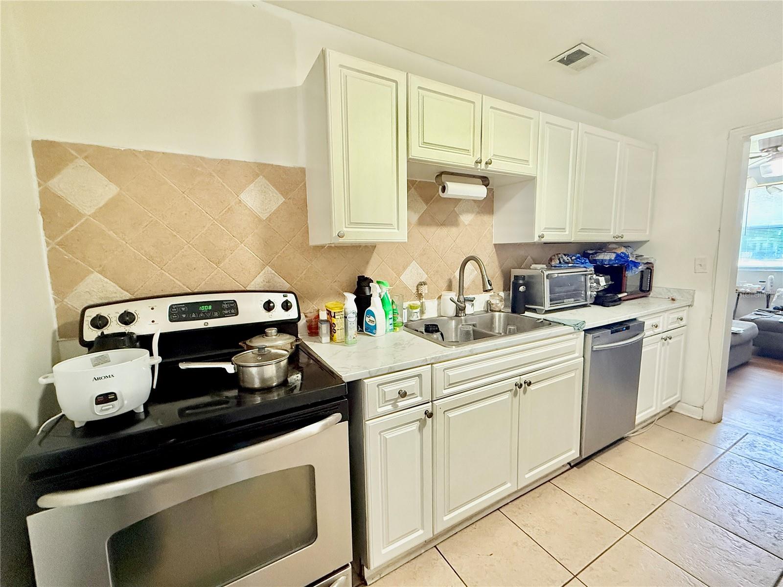 Image 5 of 20 For 6358 Claret Drive