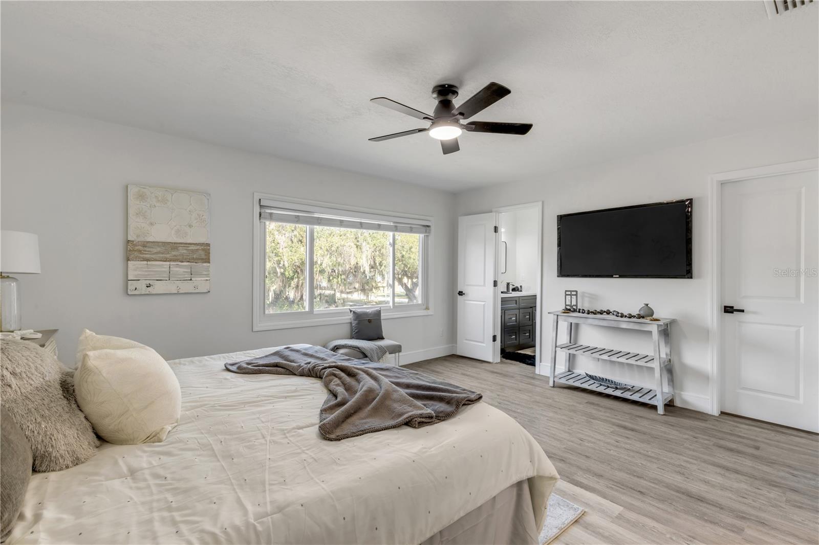 Image 31 of 54 For 2 Red Cedar Court