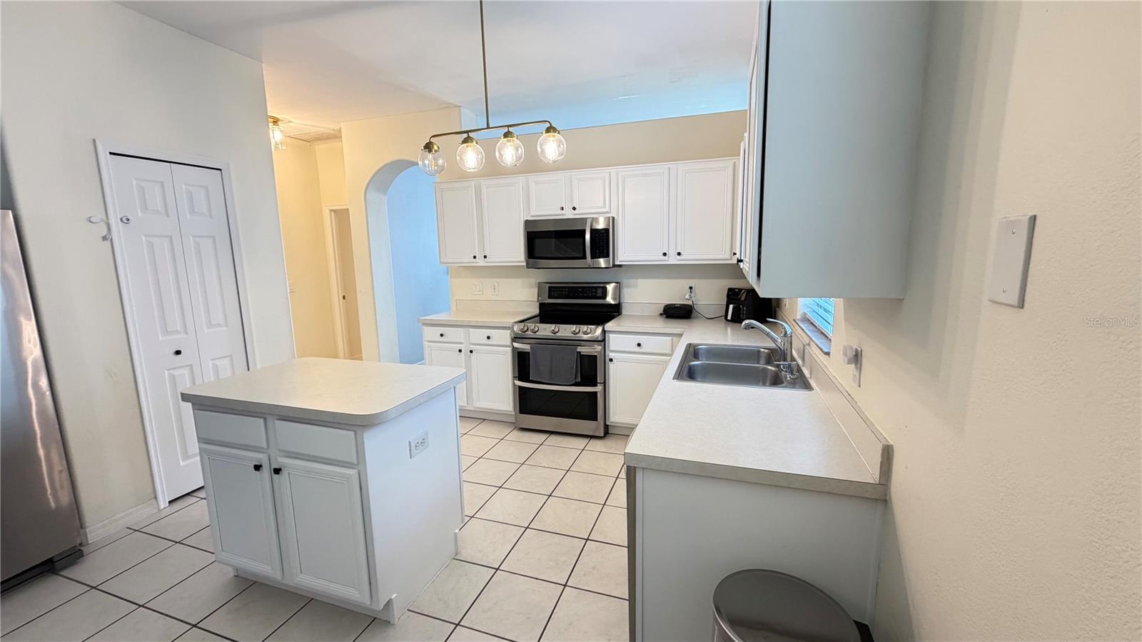 Image 17 of 60 For 14539 Saint Georges Hill Drive