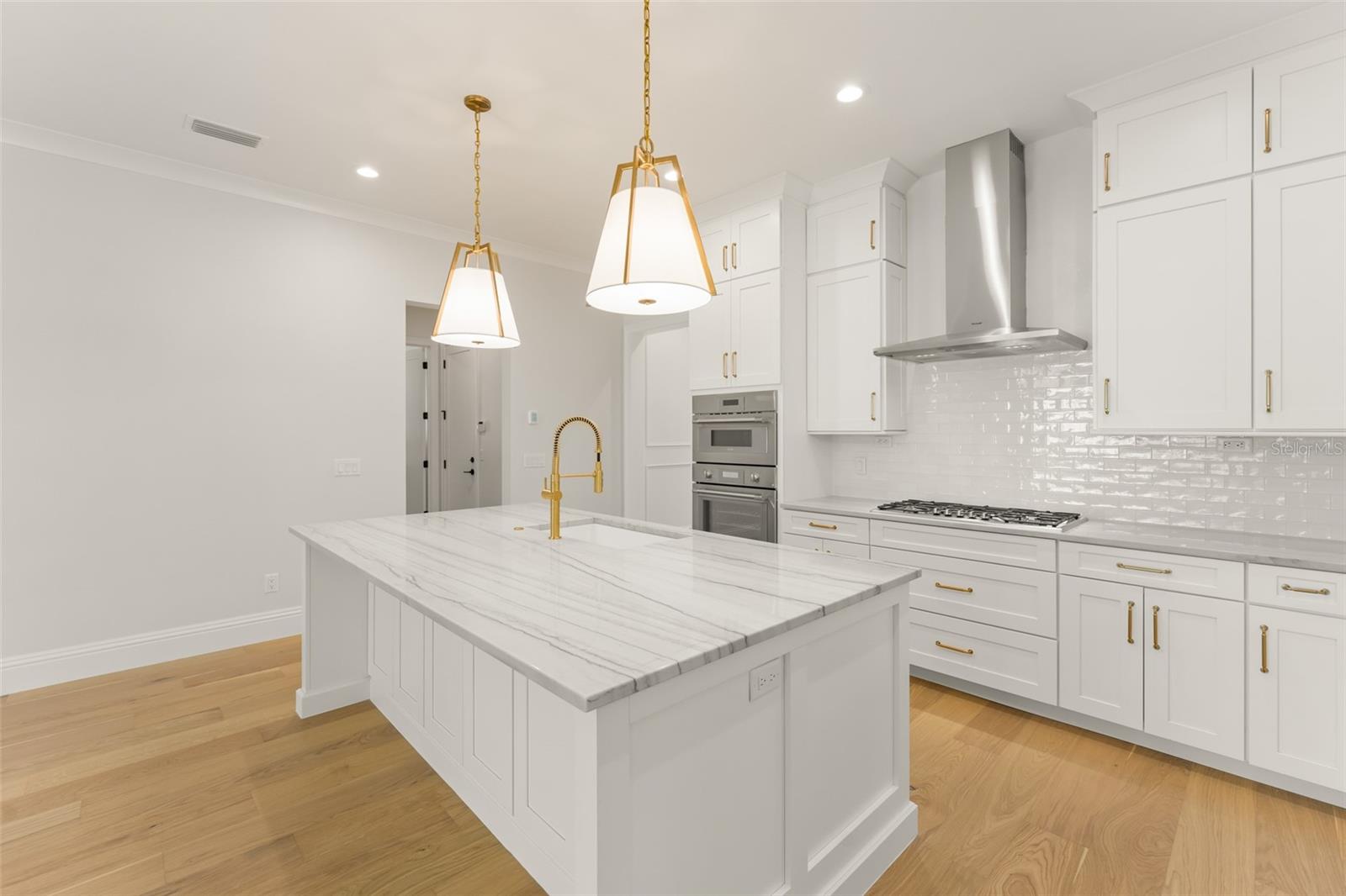 Image 12 of 52 For 119 Glenwood Avenue