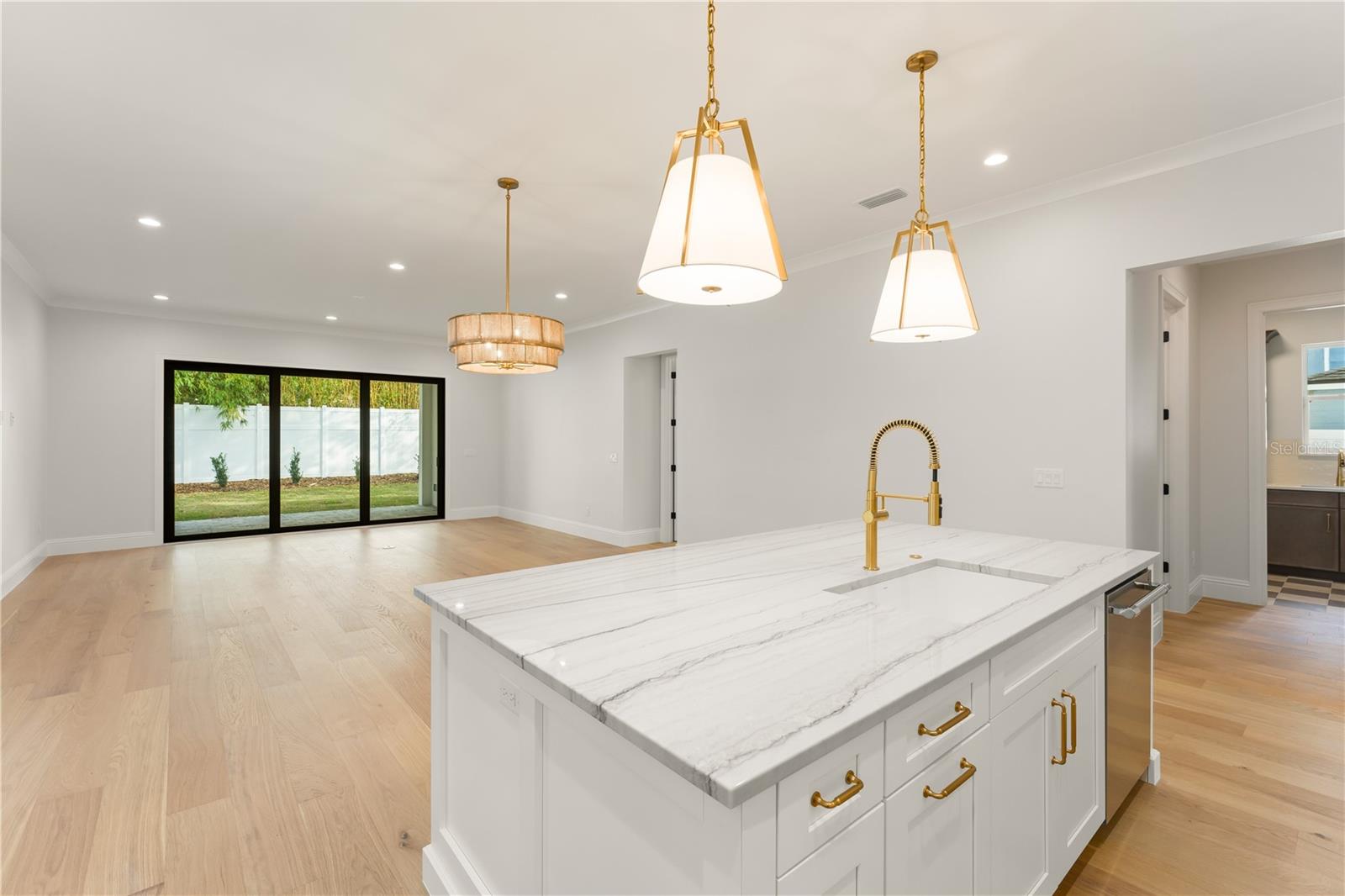 Image 14 of 52 For 119 Glenwood Avenue