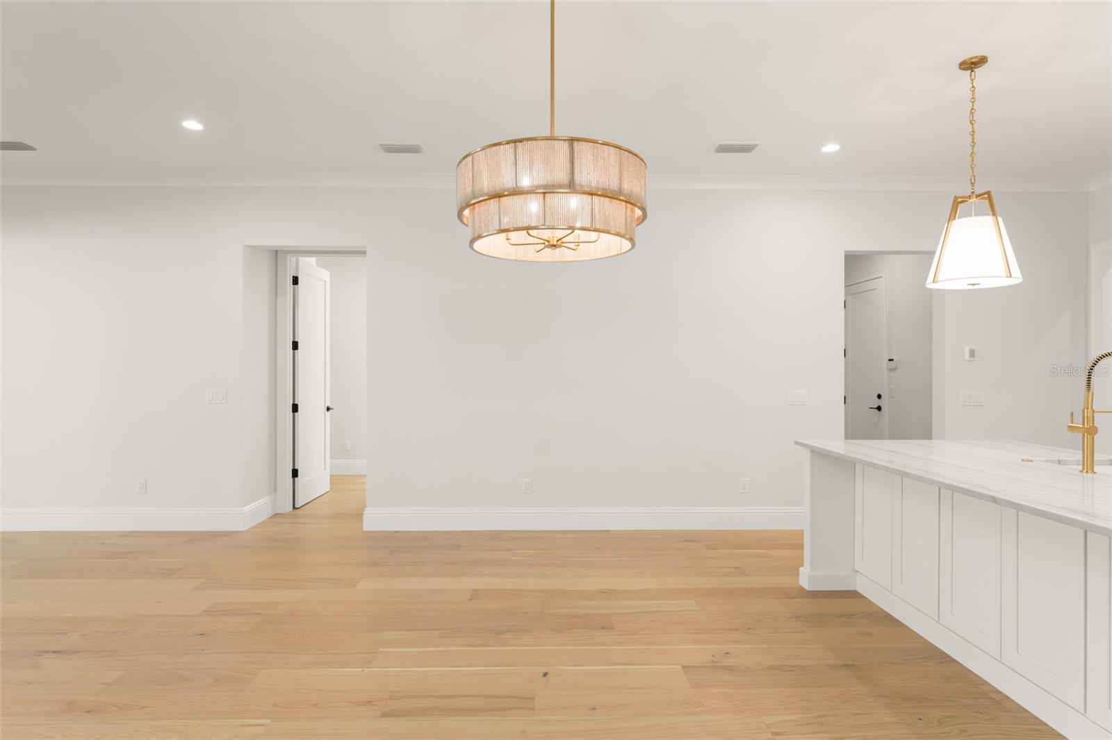 Image 18 of 52 For 119 Glenwood Avenue