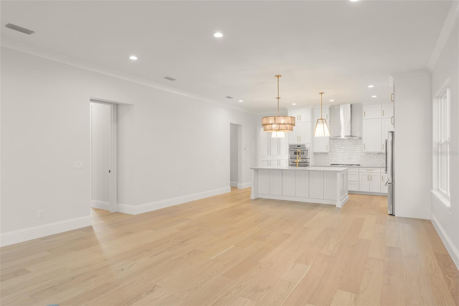 Image 20 of 52 For 119 Glenwood Avenue