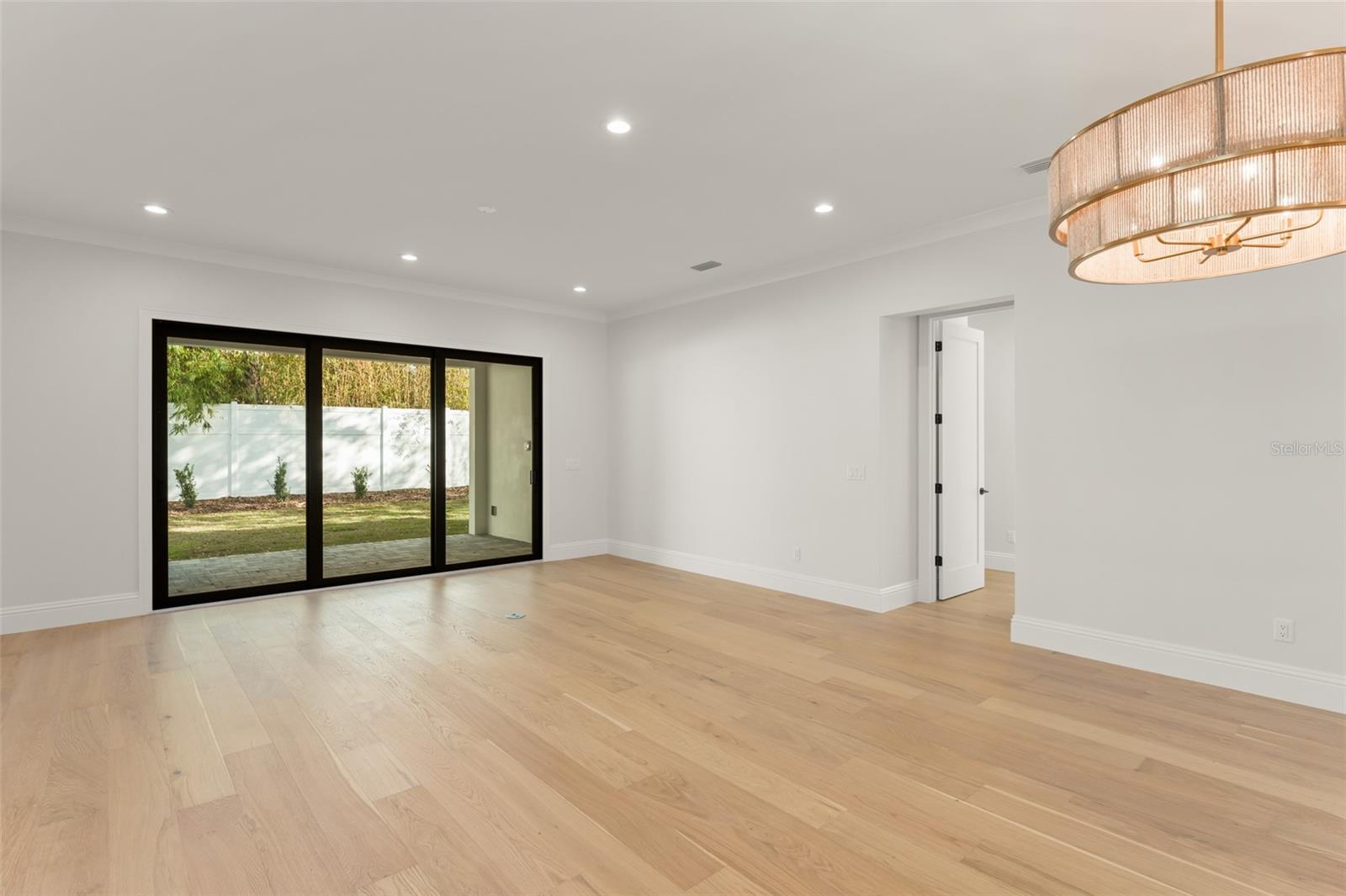 Image 22 of 52 For 119 Glenwood Avenue