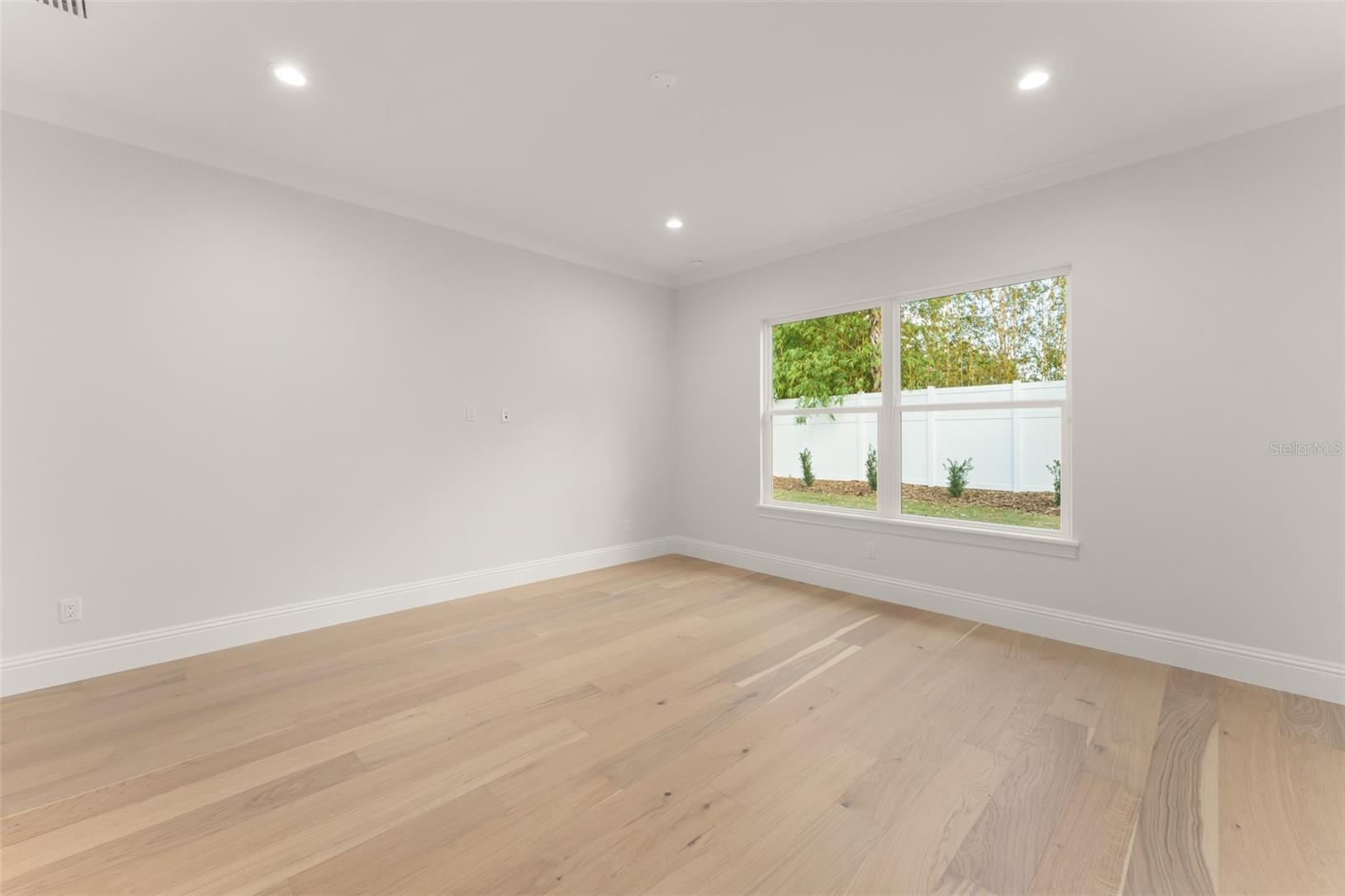 Image 27 of 52 For 119 Glenwood Avenue