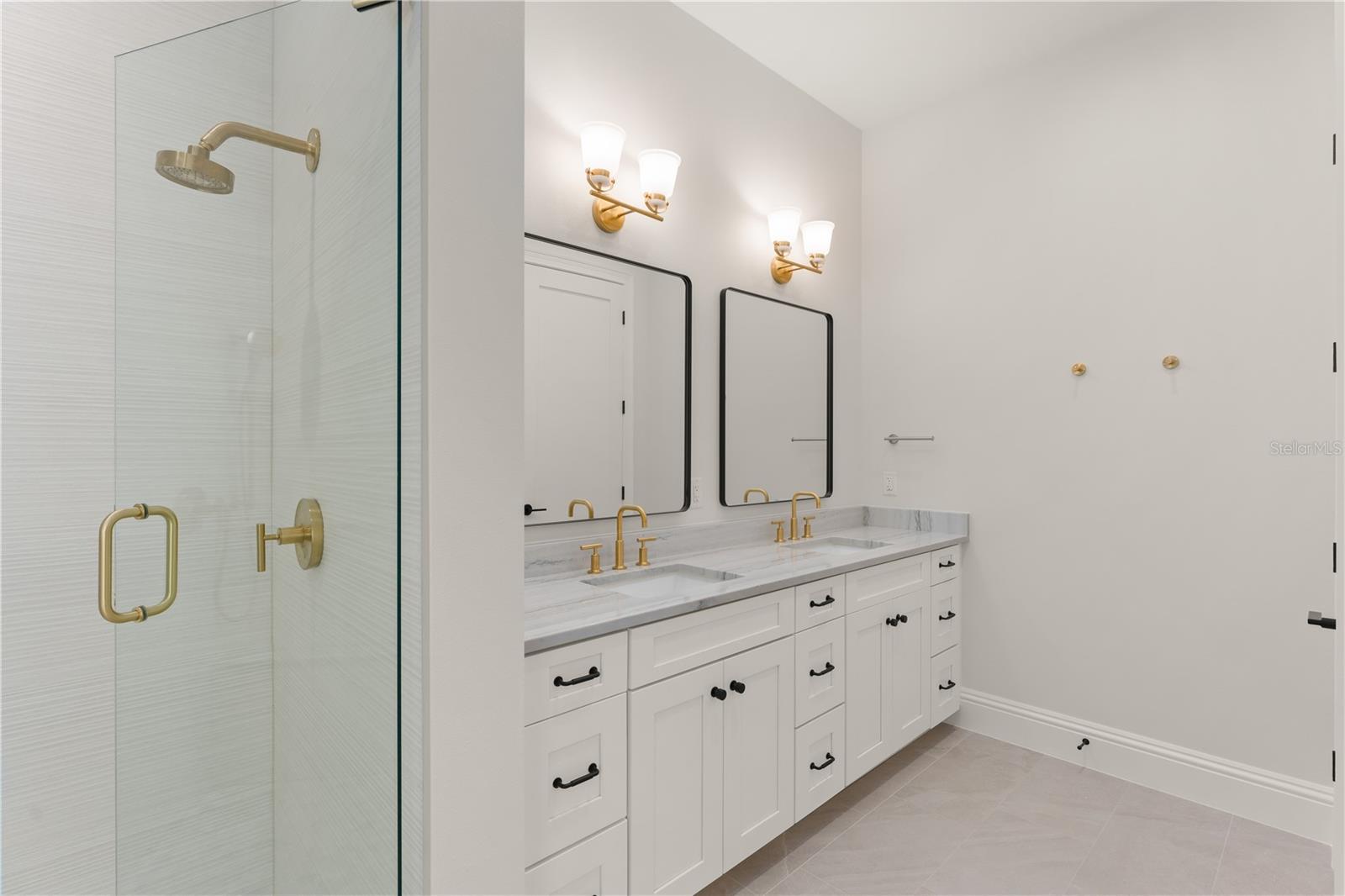 Image 30 of 52 For 119 Glenwood Avenue