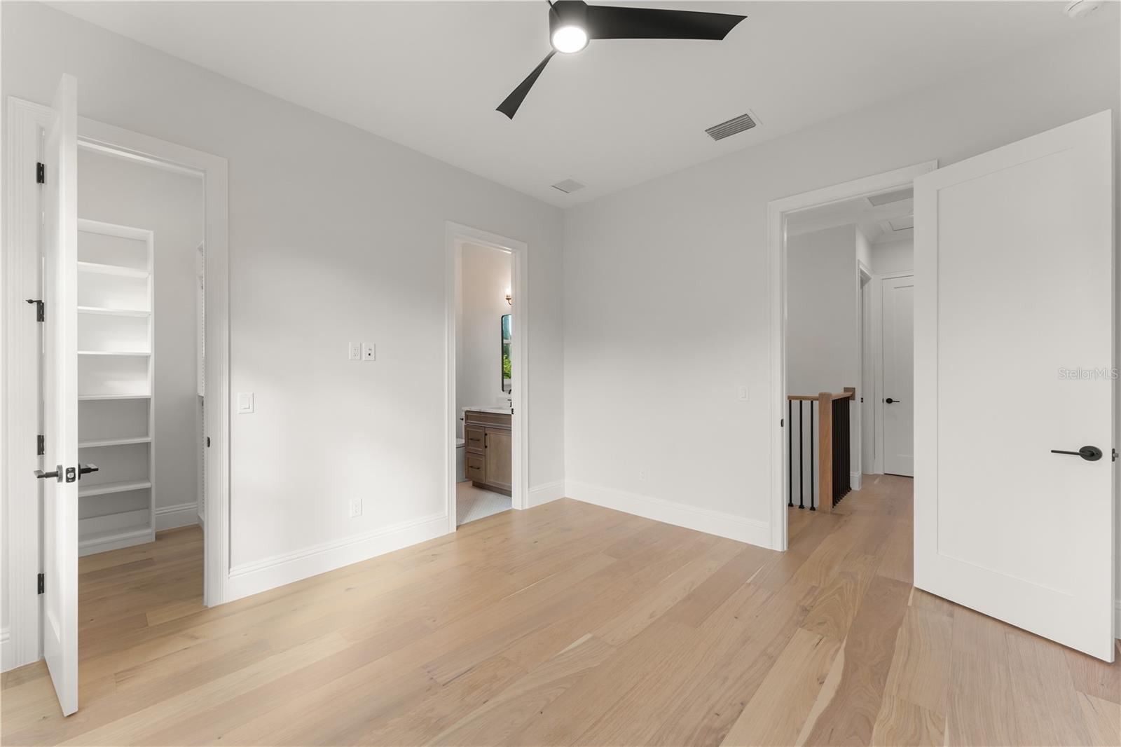 Image 33 of 52 For 119 Glenwood Avenue