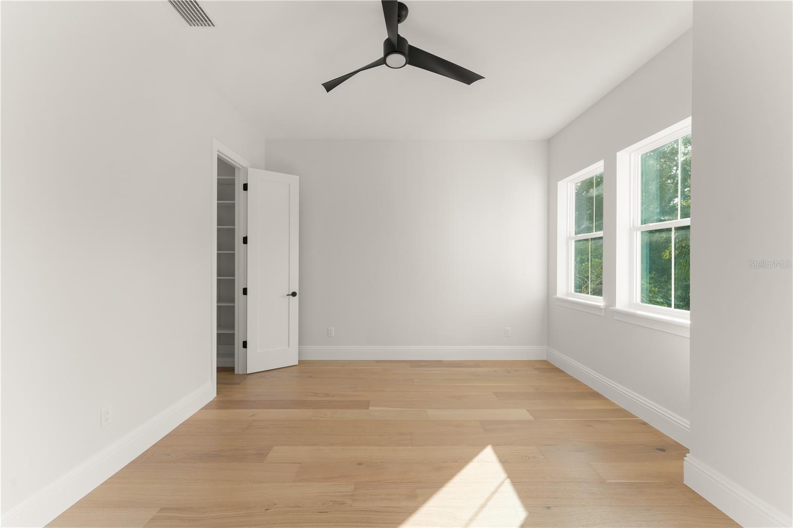 Image 38 of 52 For 119 Glenwood Avenue