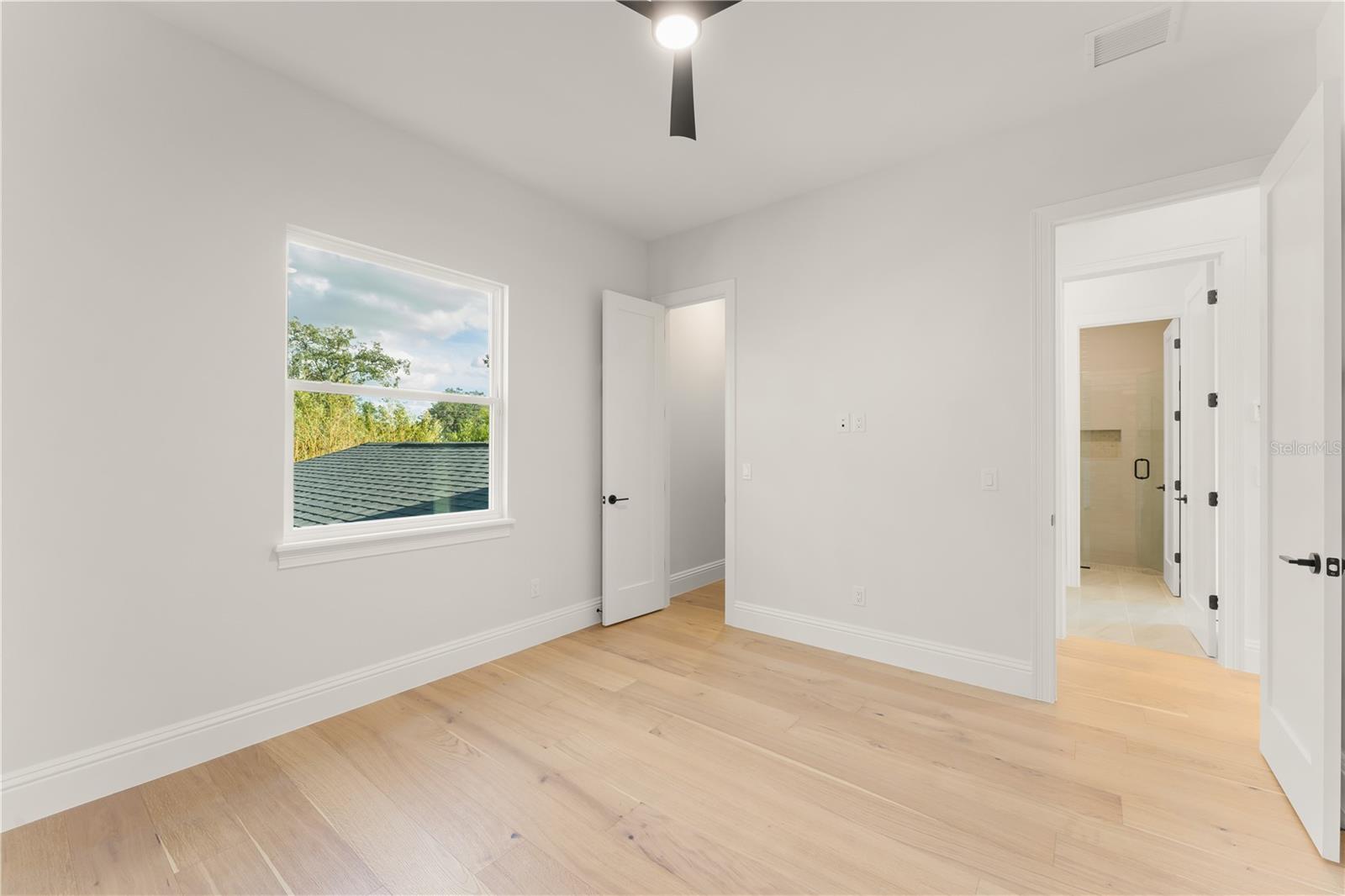 Image 41 of 52 For 119 Glenwood Avenue