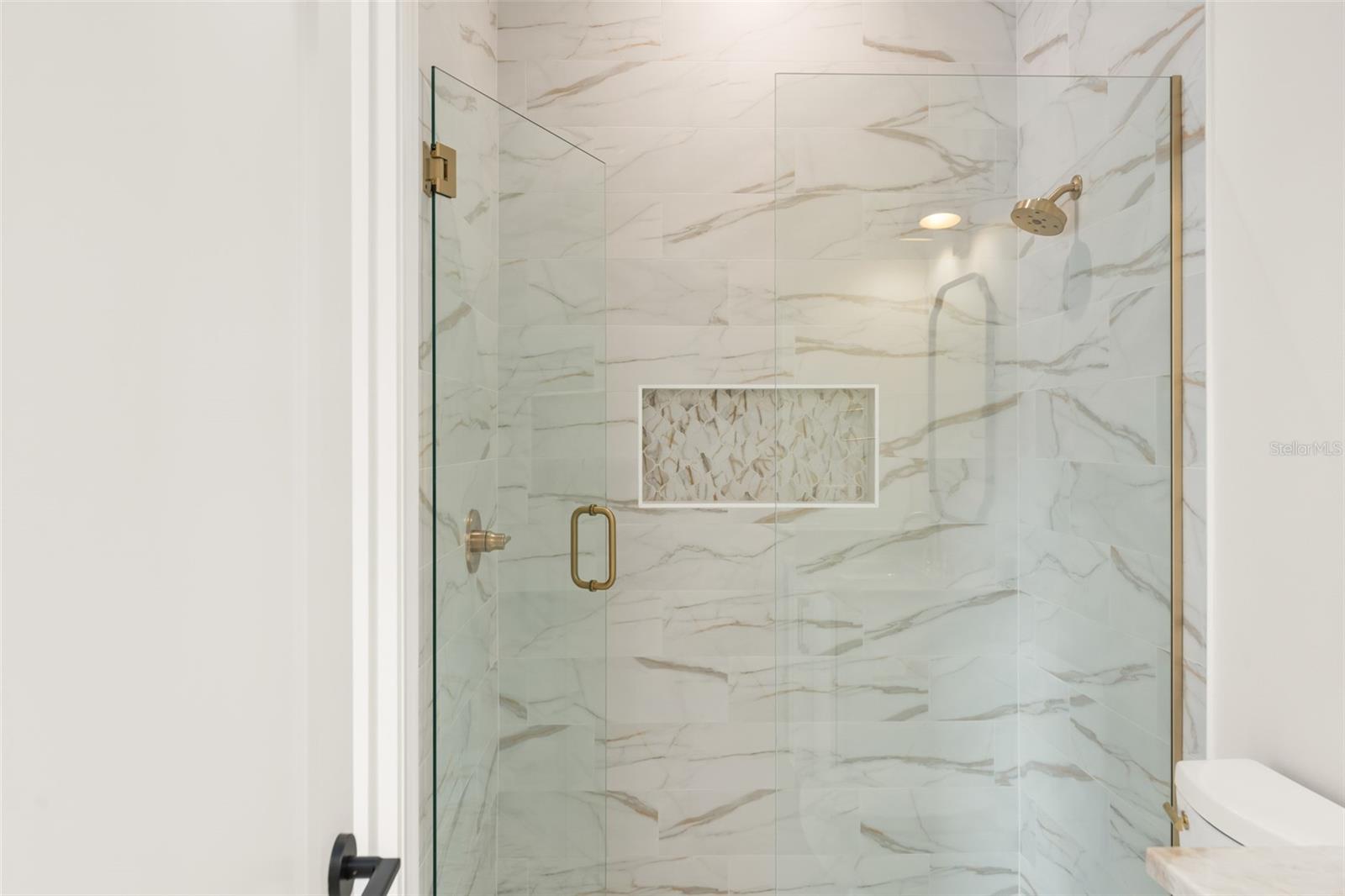 Image 8 of 52 For 119 Glenwood Avenue