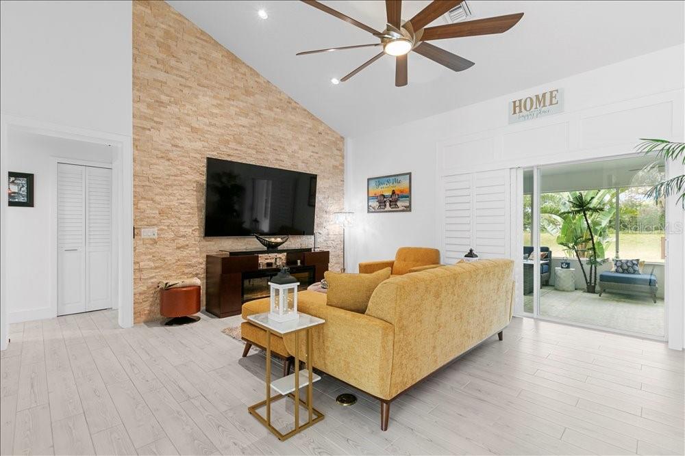 Image 9 of 38 For 30912 Fairvista Drive