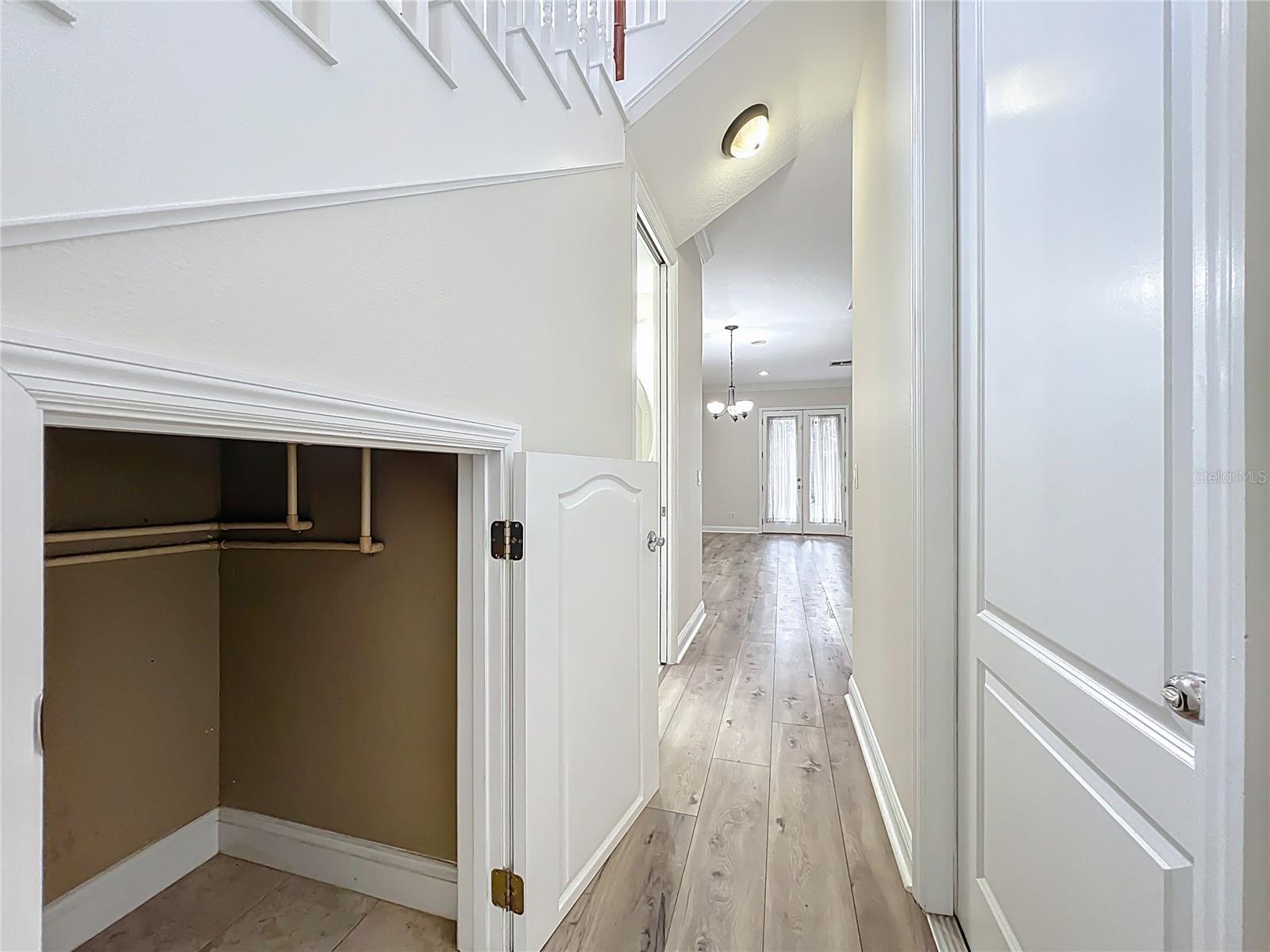 Image 13 of 33 For 2806 Washington Street S